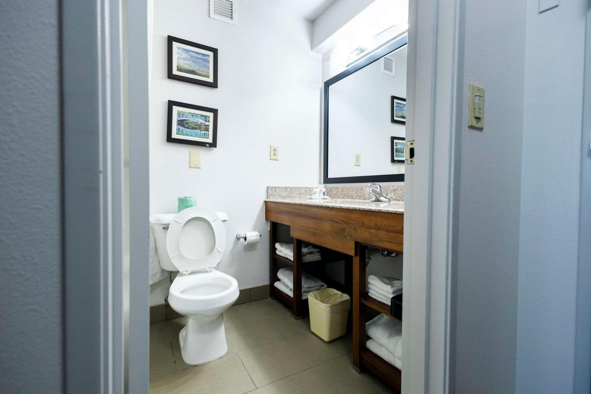 Comfort Suites Springfield I-70 gallery photo in Springfield, OH — image 61