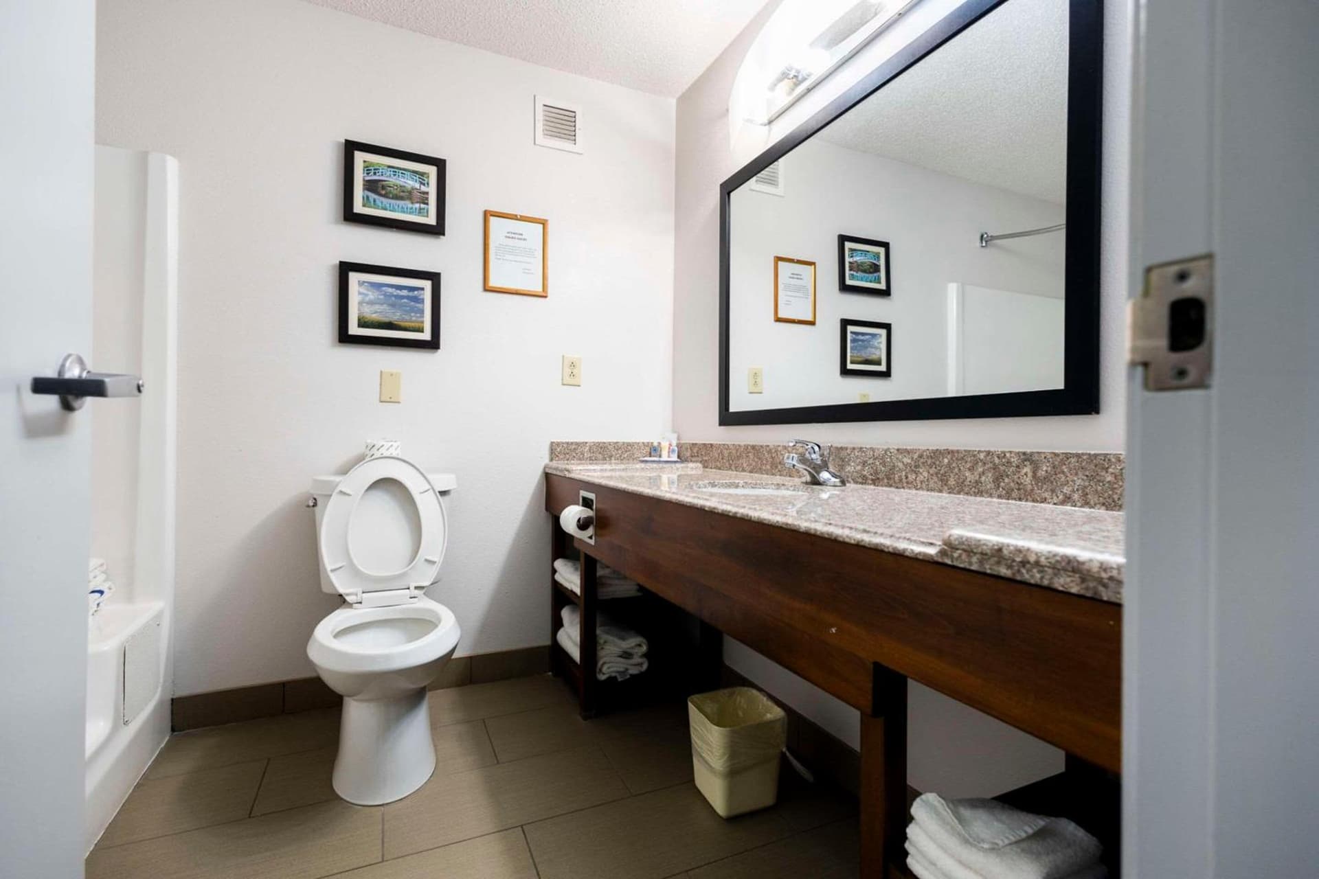 Comfort Suites Springfield I-70 gallery photo in Springfield, OH — image 34