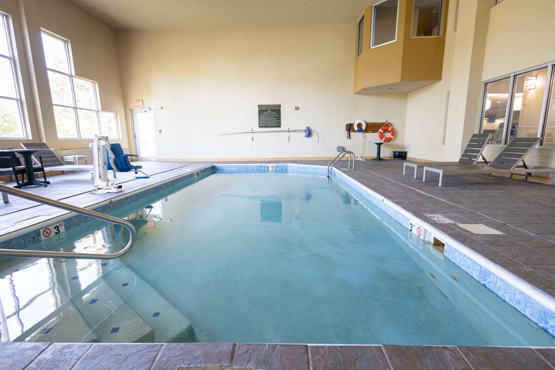 Comfort Suites Springfield I-70 gallery photo in Springfield, OH — image 11