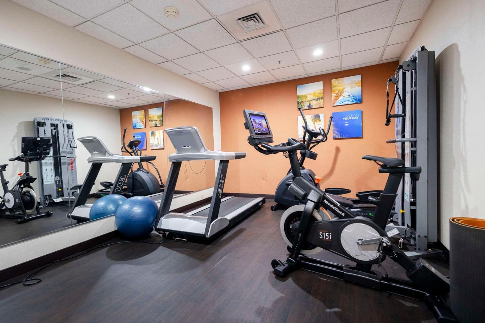 Comfort Suites Springfield I-70 gallery photo in Springfield, OH — image 60