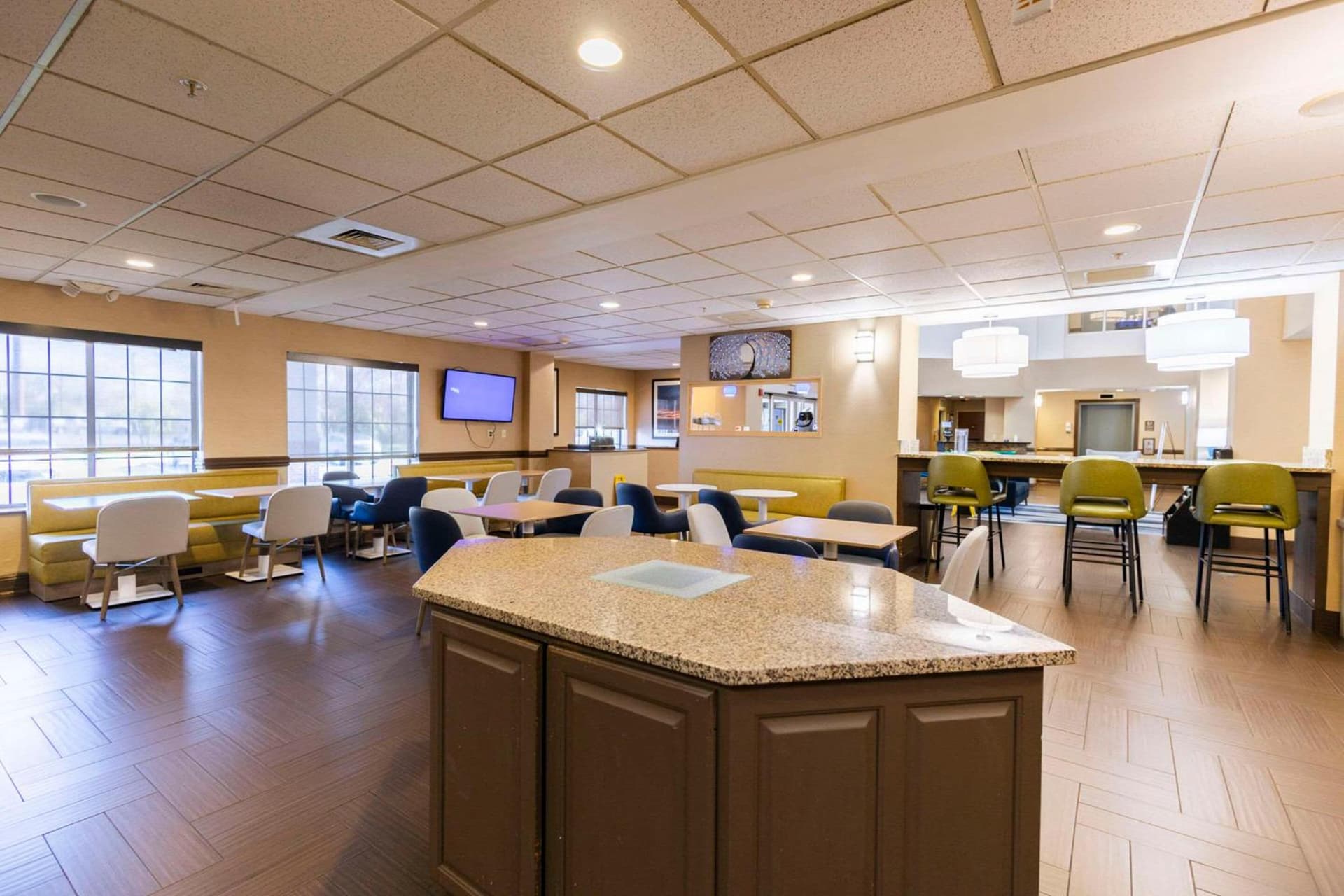 Comfort Suites Springfield I-70 gallery photo in Springfield, OH — image 25