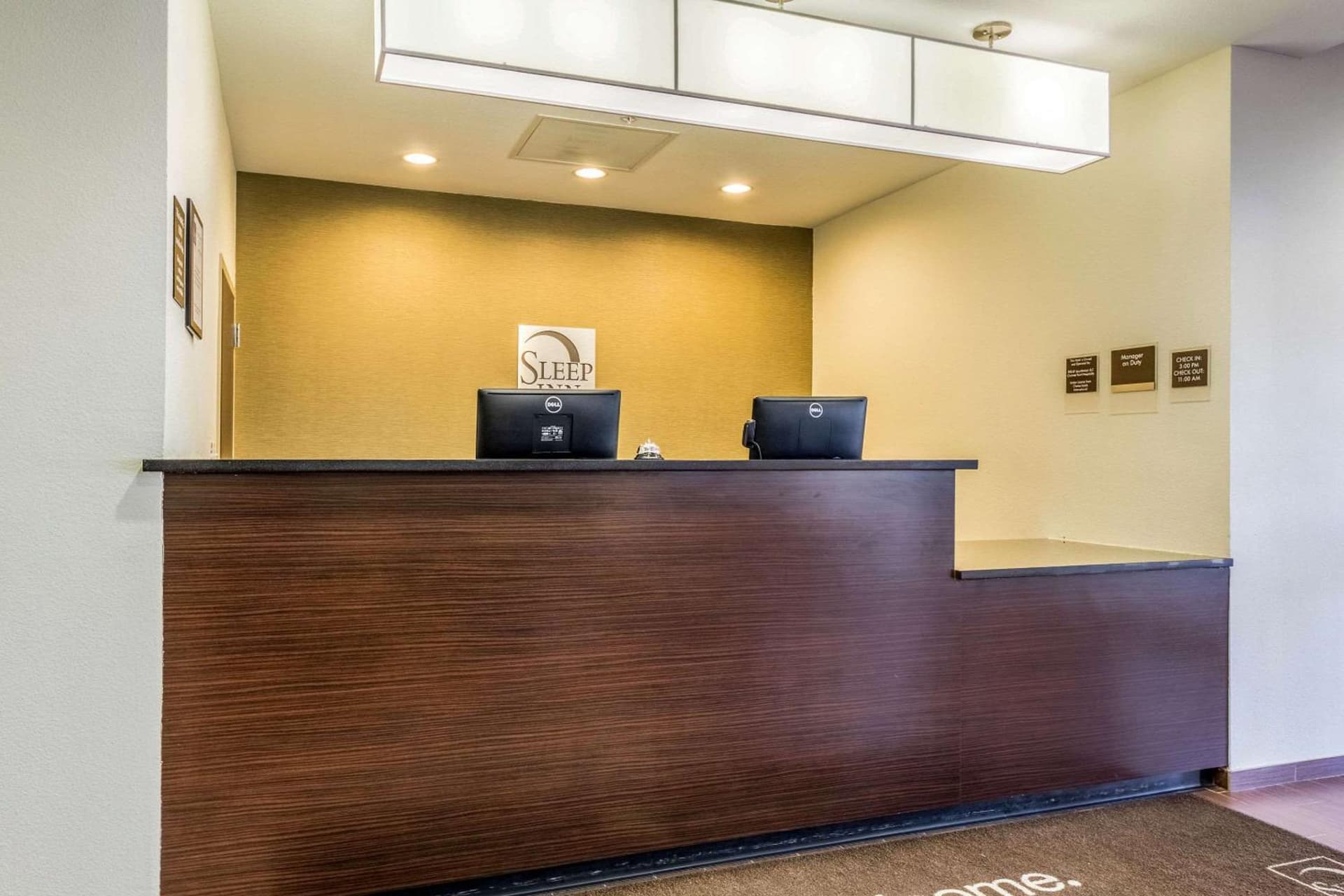 Sleep Inn & Suites Jourdanton-Pleasanton property views in Pleasanton, TX — gallery photo 3