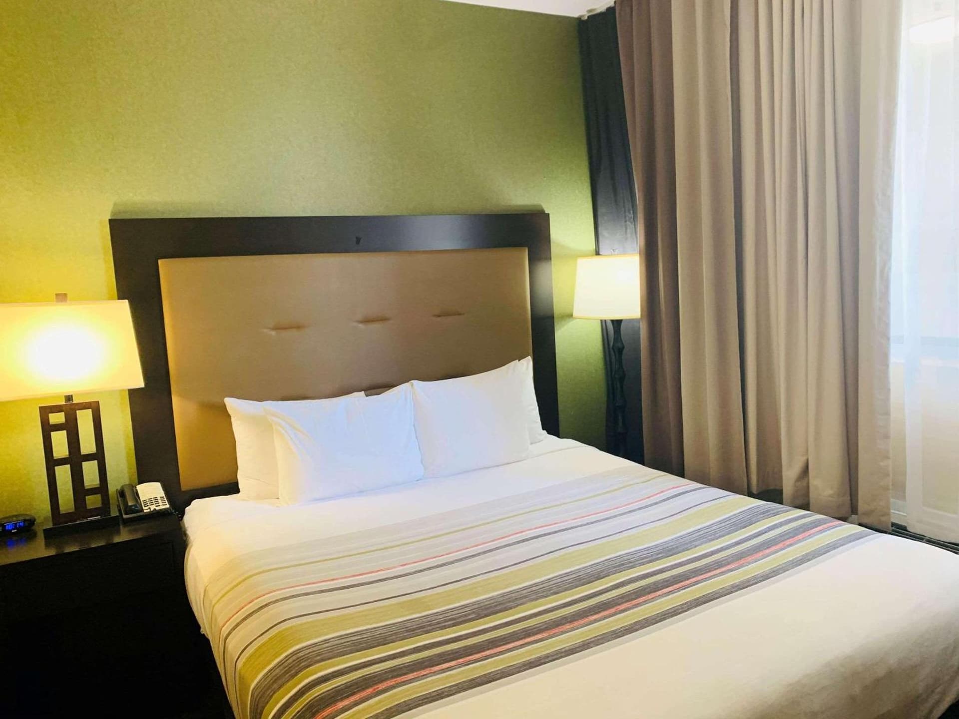 Country Inn & Suites by Radisson, San Jose International Airport, CA property views in San Jose, CA — gallery photo 3