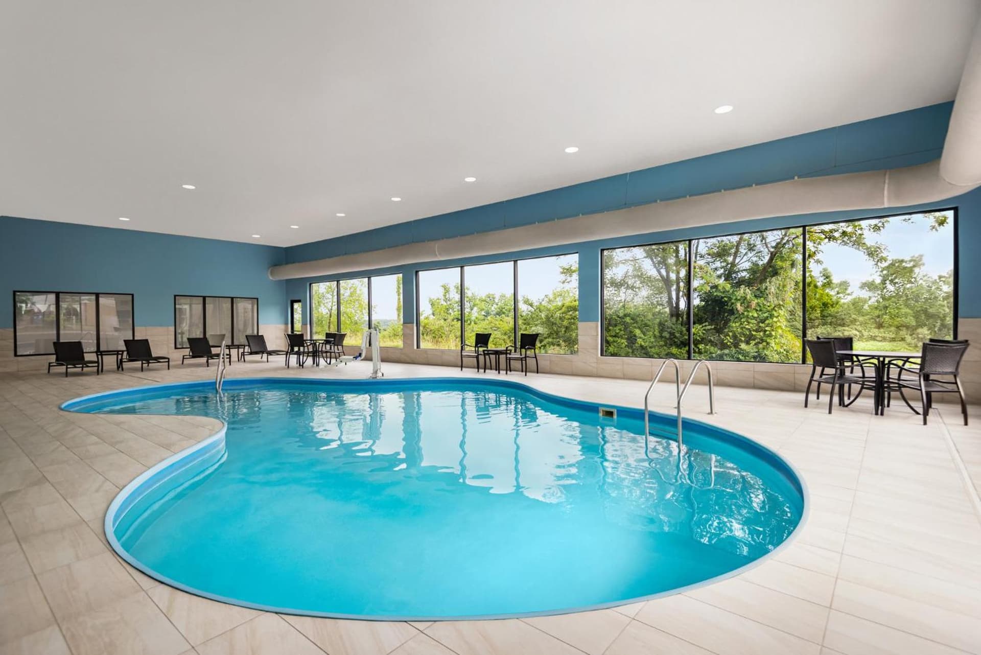 Holiday Inn Express Morgantown by IHG interior in Morgantown, WV — gallery photo 2