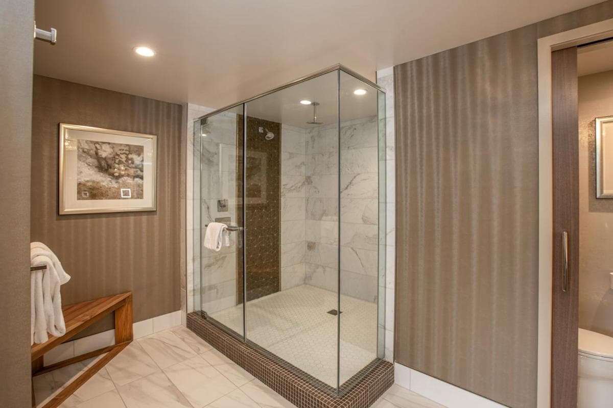 Viejas Casino & Willows Hotel interior in Alpine, CA — gallery photo 2