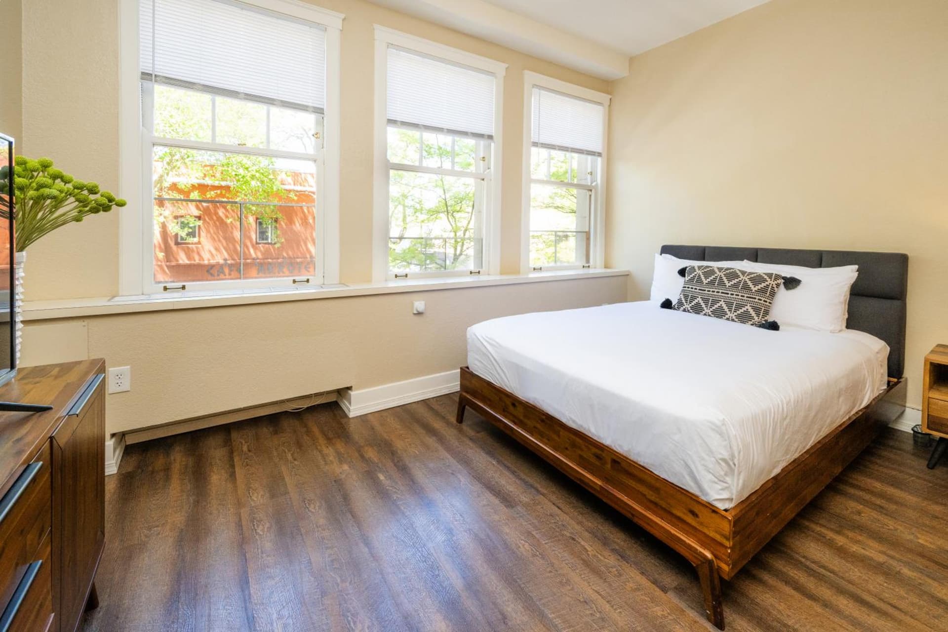 Hotel Leo gallery photo in Bellingham, WA — image 57