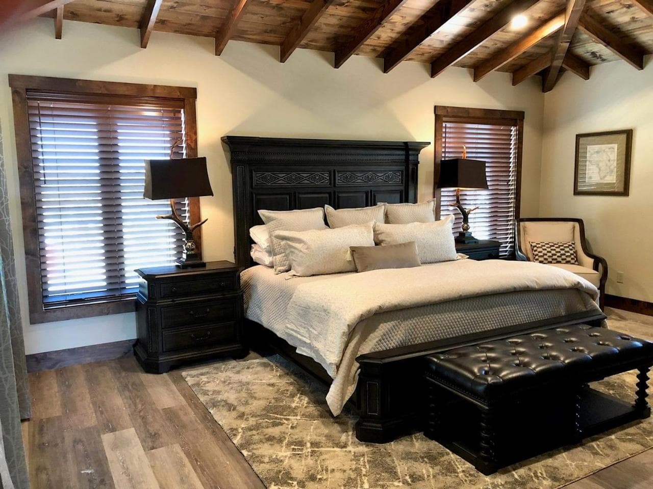 Longneck Manor property views in Fredericksburg, TX — gallery photo 3