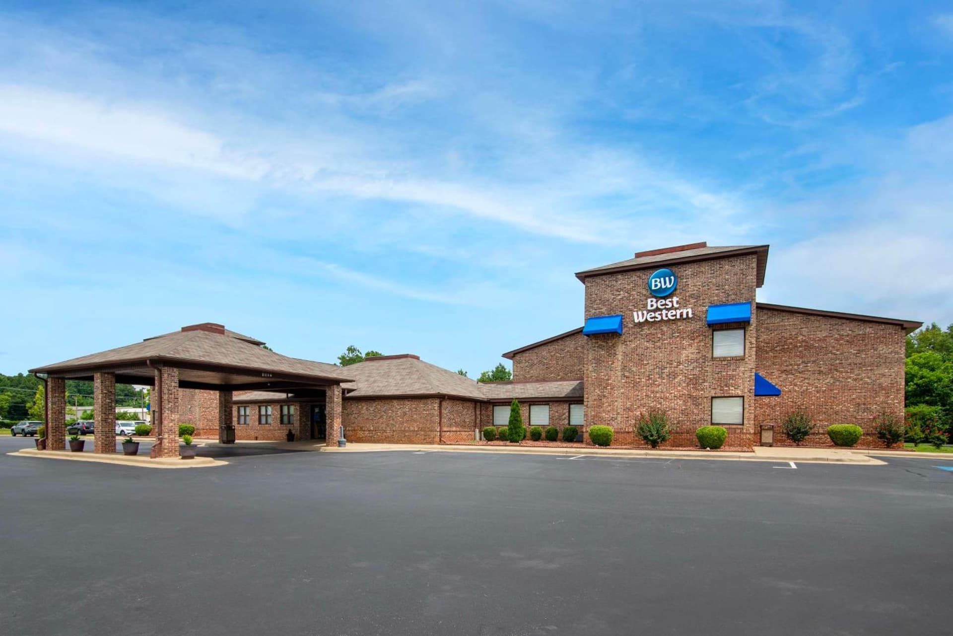Best Western Auburn/Opelika Inn featured exterior or lobby in Opelika, AL — similar hotel