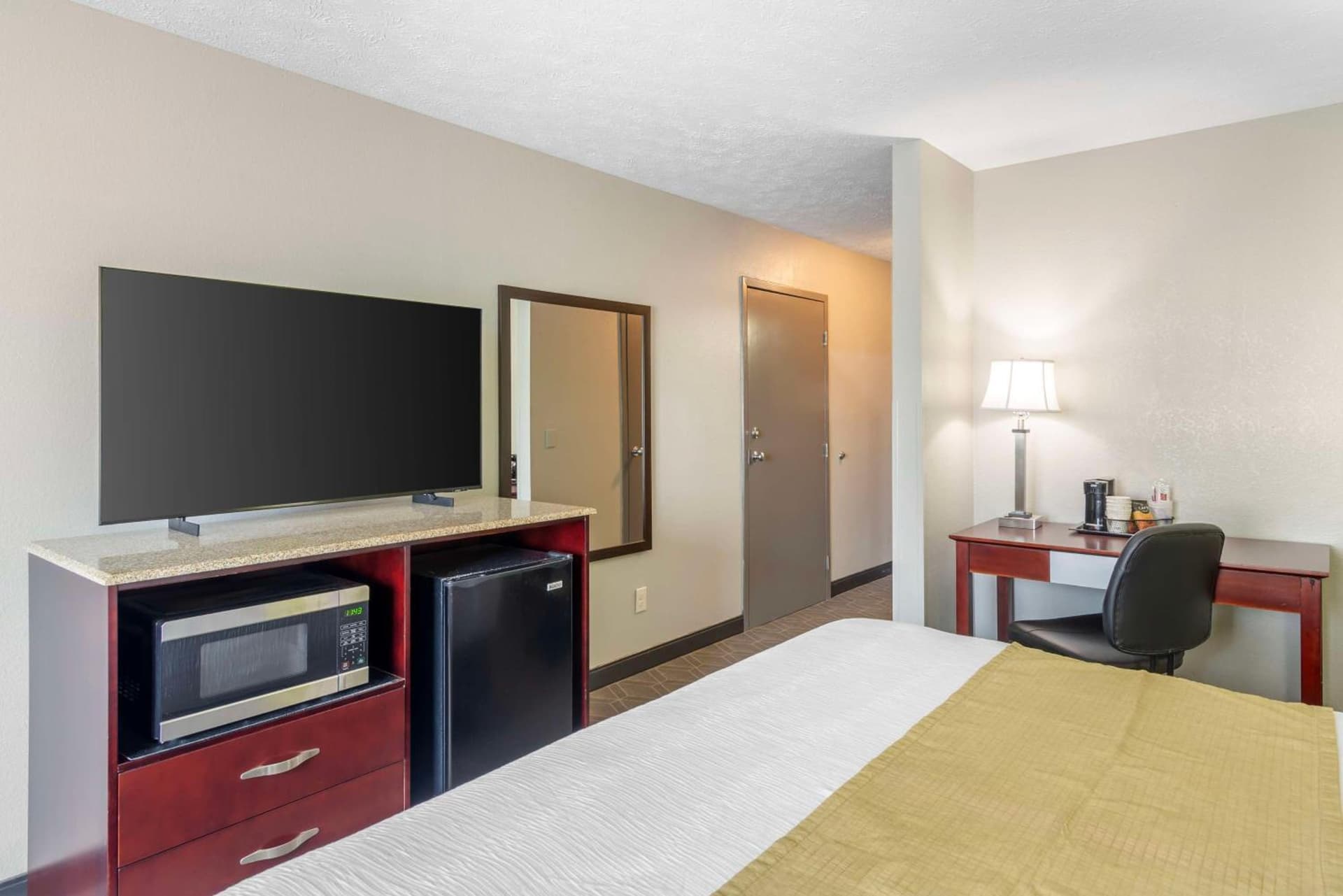 Best Western Auburn/Opelika Inn interior in Opelika, AL — gallery photo 2