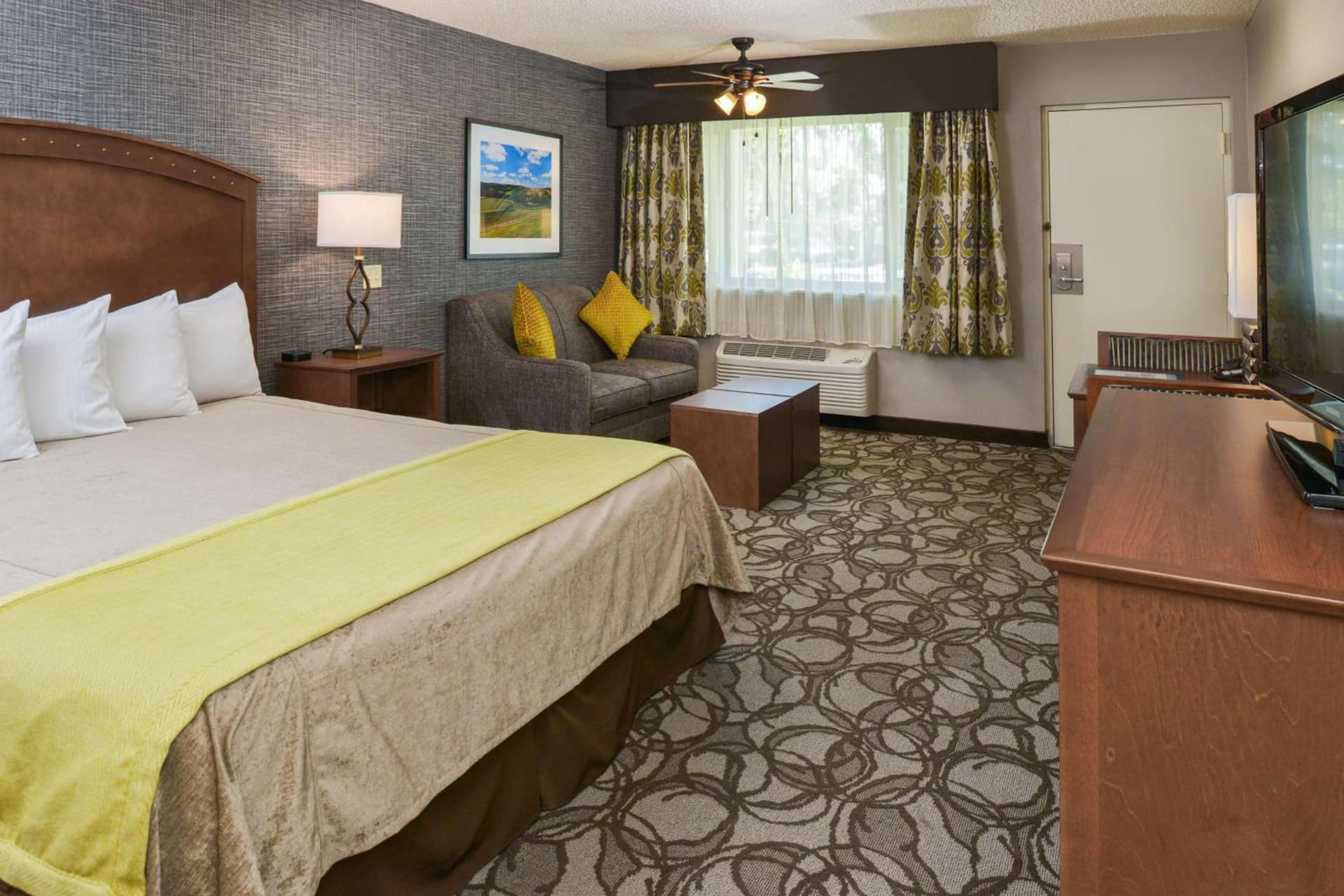 Best Western Plus Black Oak gallery photo in Paso Robles, CA — image 87