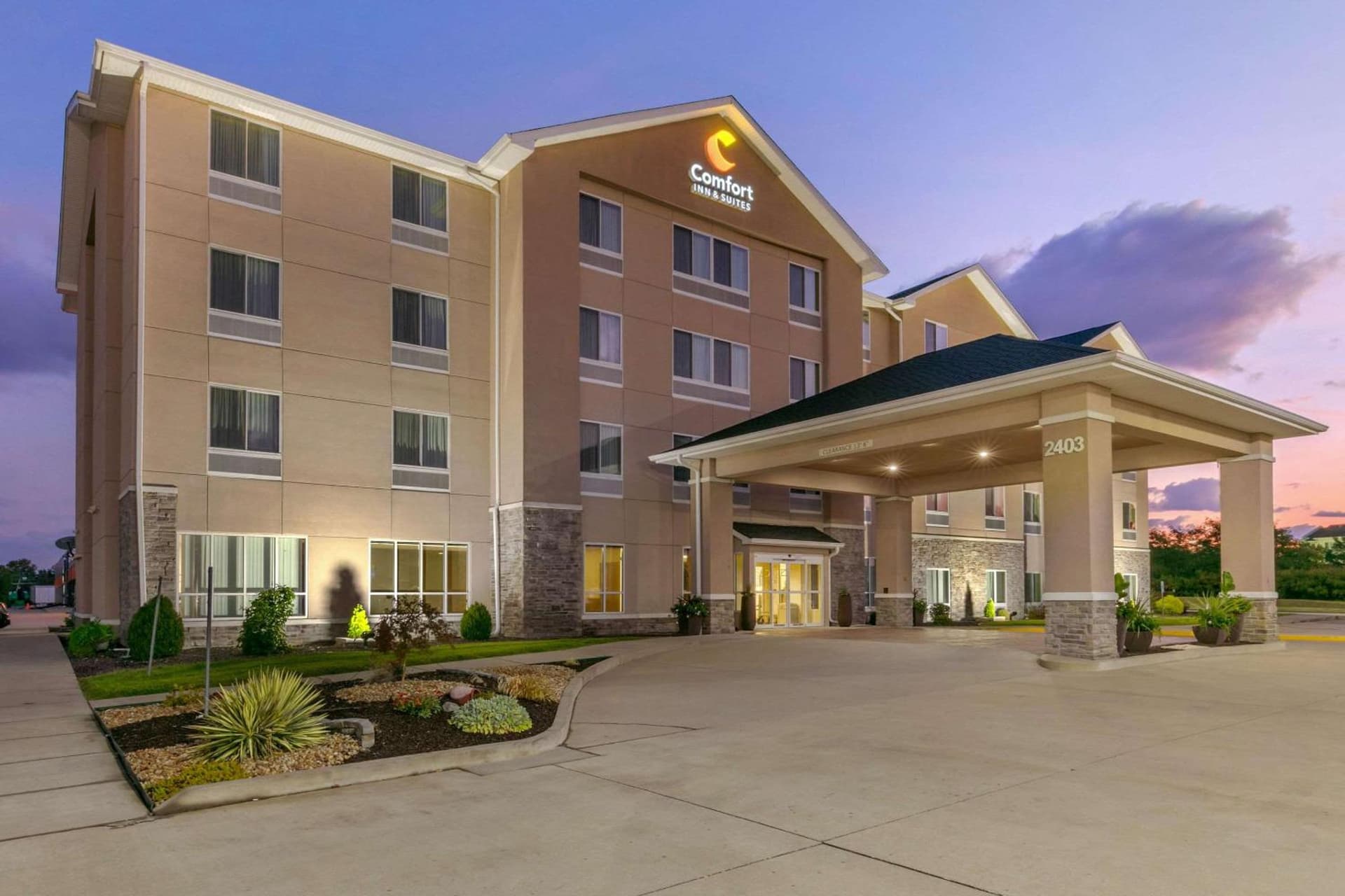 Comfort Inn & Suites Marion I-57 featured exterior or lobby in Marion, IL — similar hotel