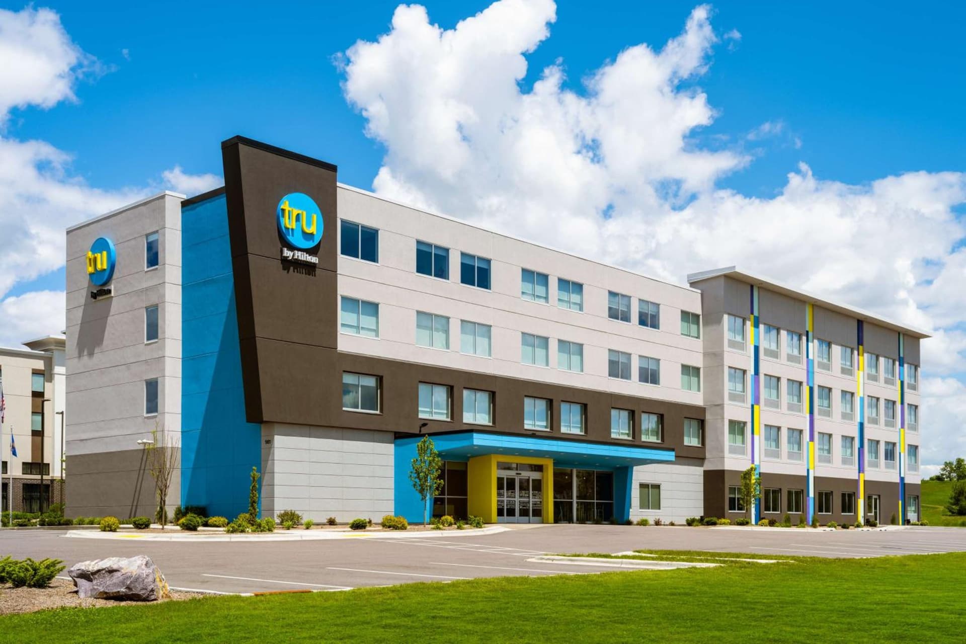 Tru By Hilton Wisconsin Dells featured exterior or lobby in Wisconsin Dells, WI — similar hotel