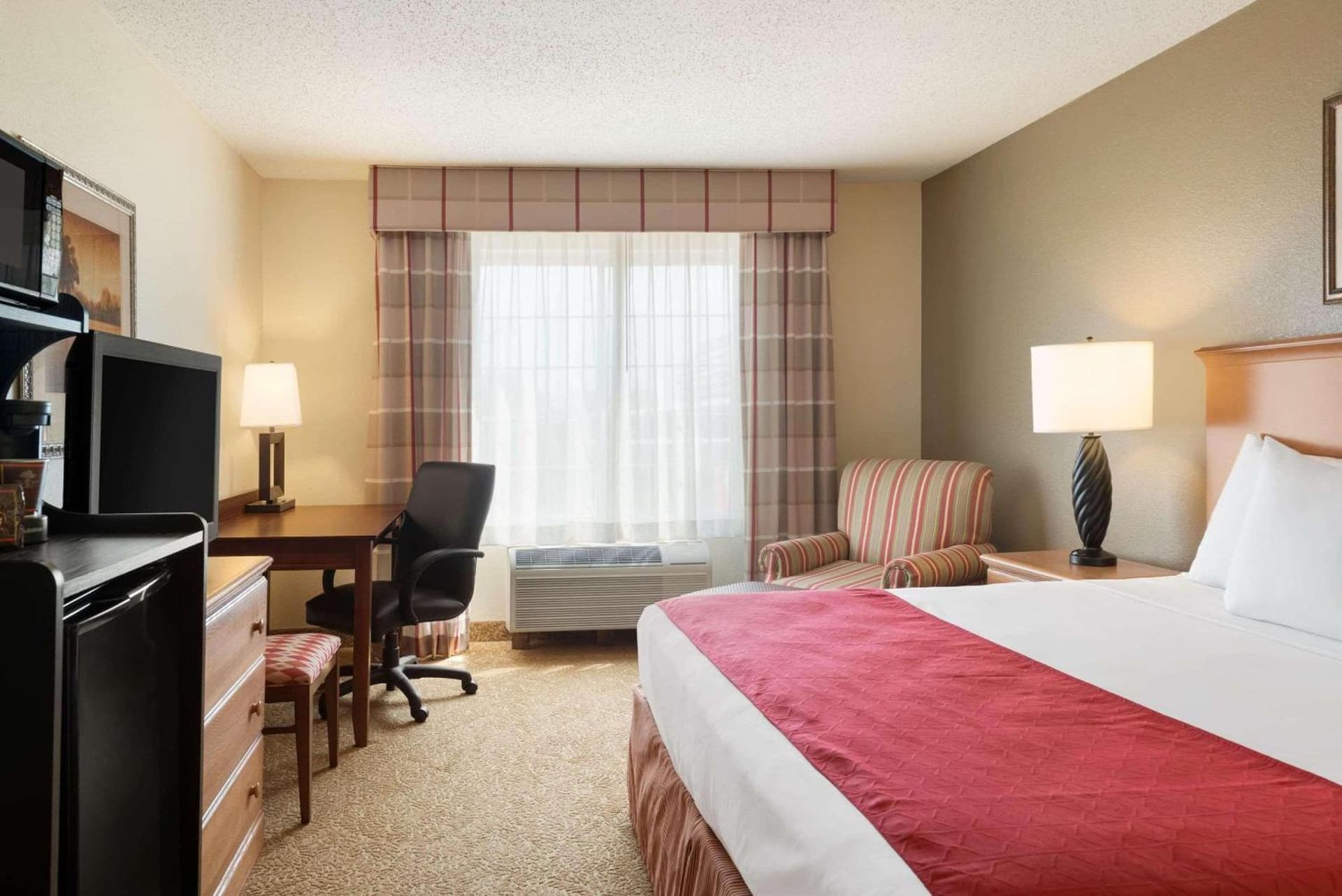 Country Inn & Suites by Radisson, Davenport - Quad Cities gallery photo in Davenport, IA — image 9