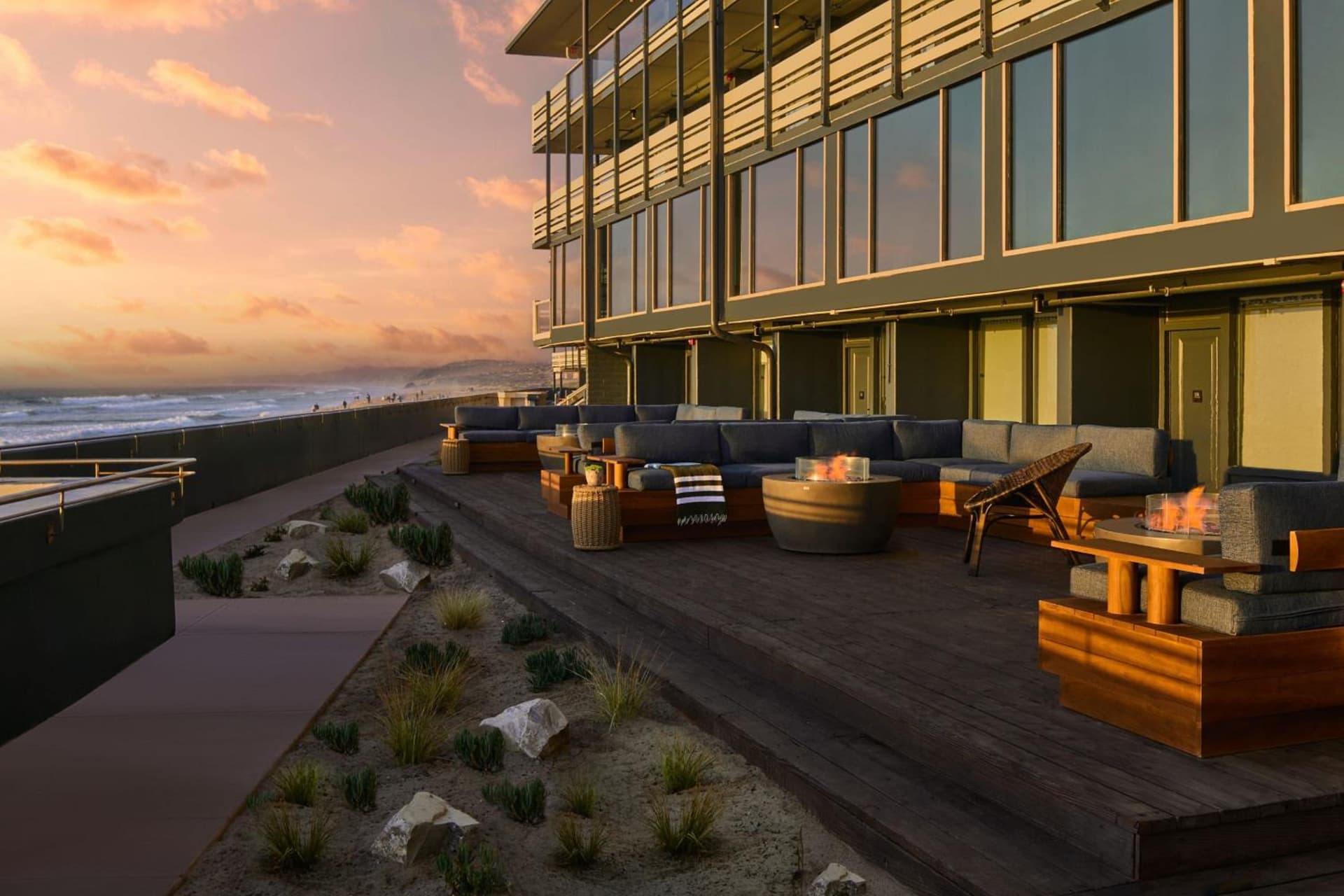 Monterey Beach Hotel, a Tribute Portfolio Hotel property views in Monterey, CA — gallery photo 3