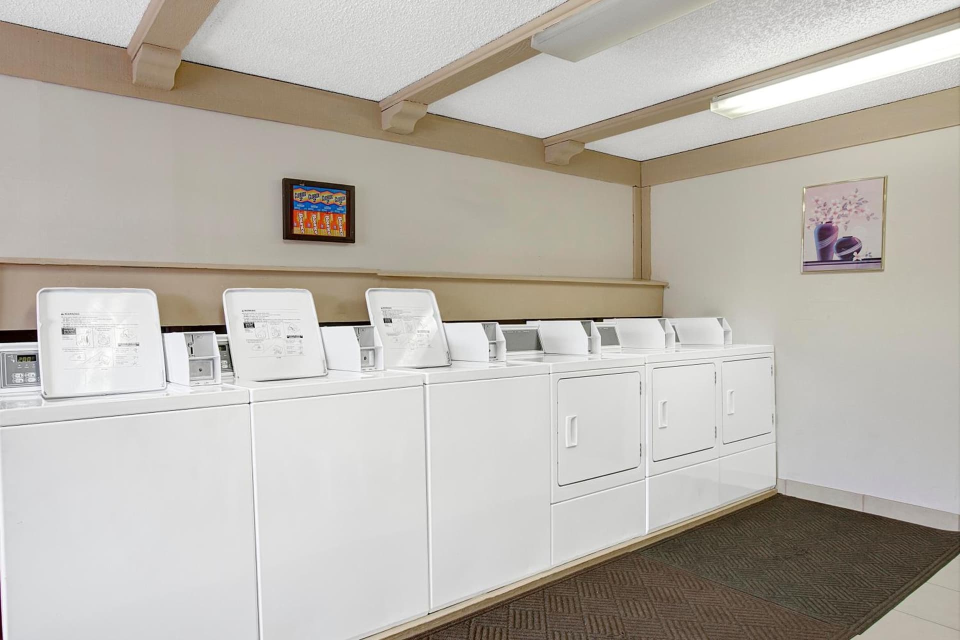 Knights Inn Greensburg property views in Greensburg, PA — gallery photo 3