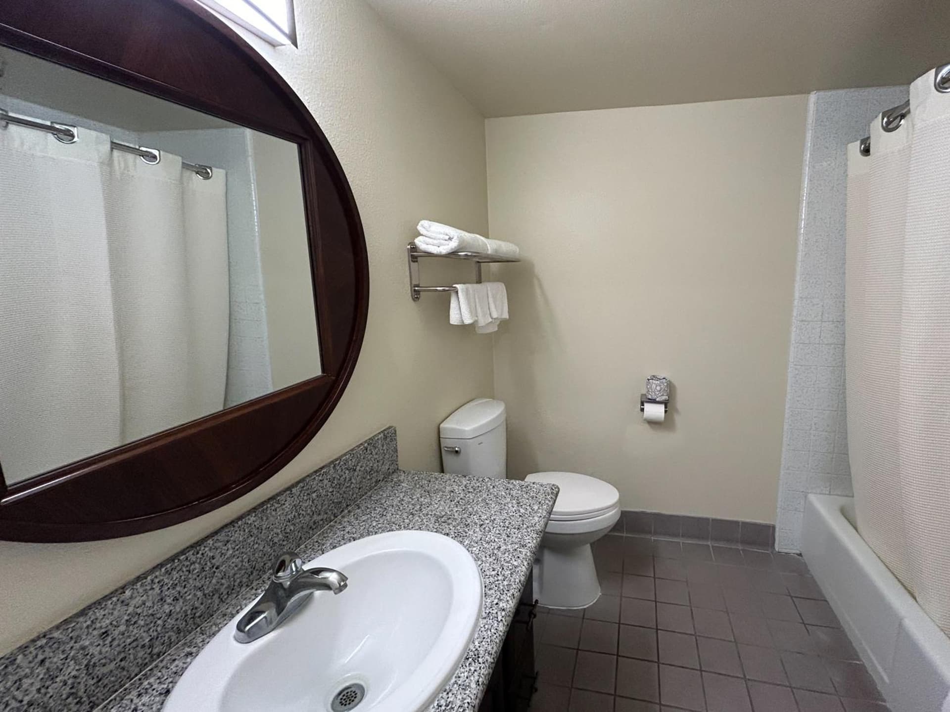Studio 6 Suites Santa Ana, CA gallery photo in Santa Ana, CA — image 4