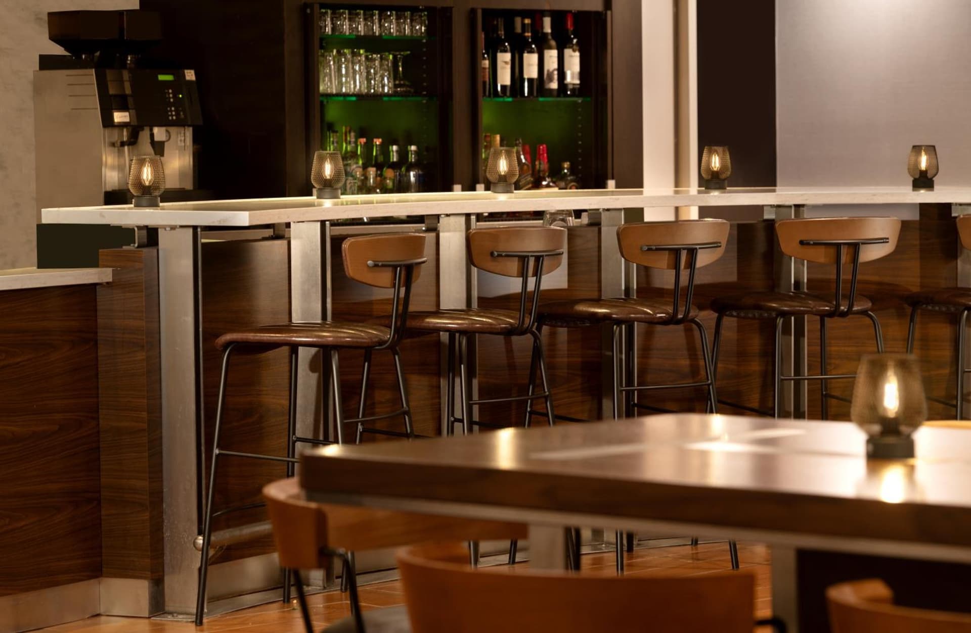 Courtyard by Marriott Providence Lincoln interior in Lincoln — gallery photo 2