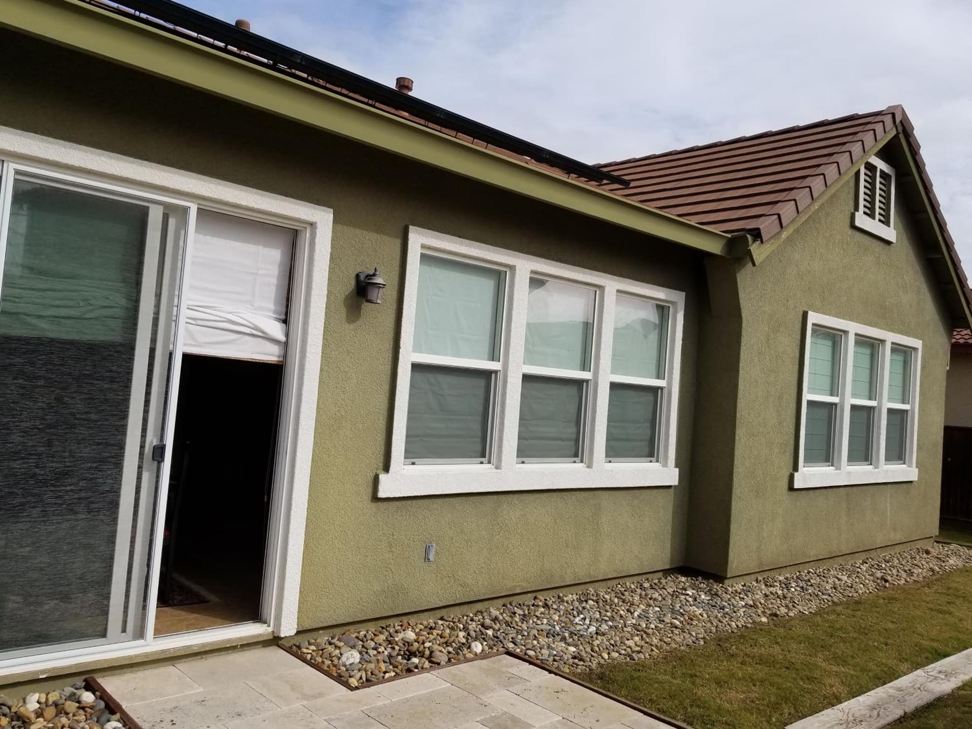 Comfort and Style Queen bedroom featured exterior or lobby in Vacaville, CA — similar hotel