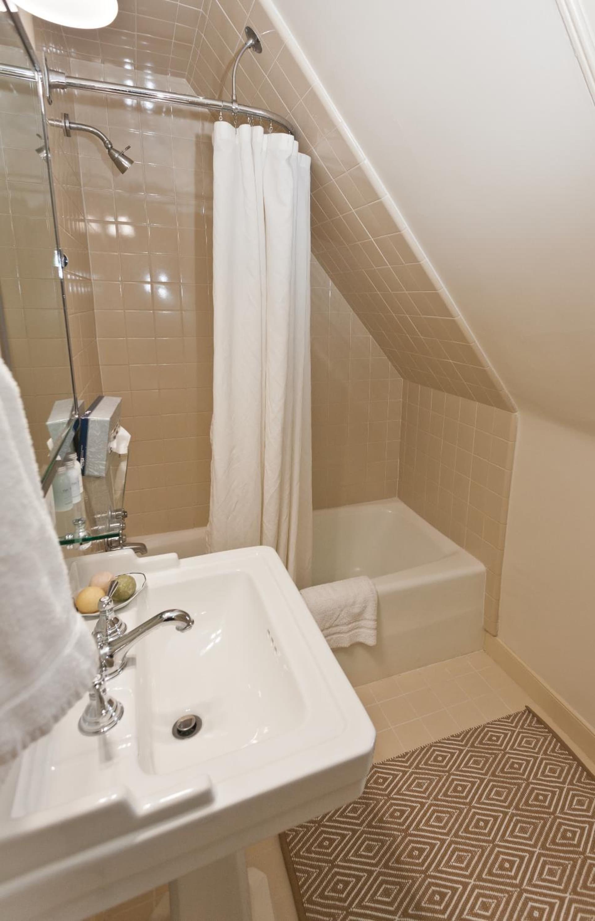 Colonial Houses, an official Colonial Williamsburg Hotel gallery photo in Williamsburg, VA — image 100