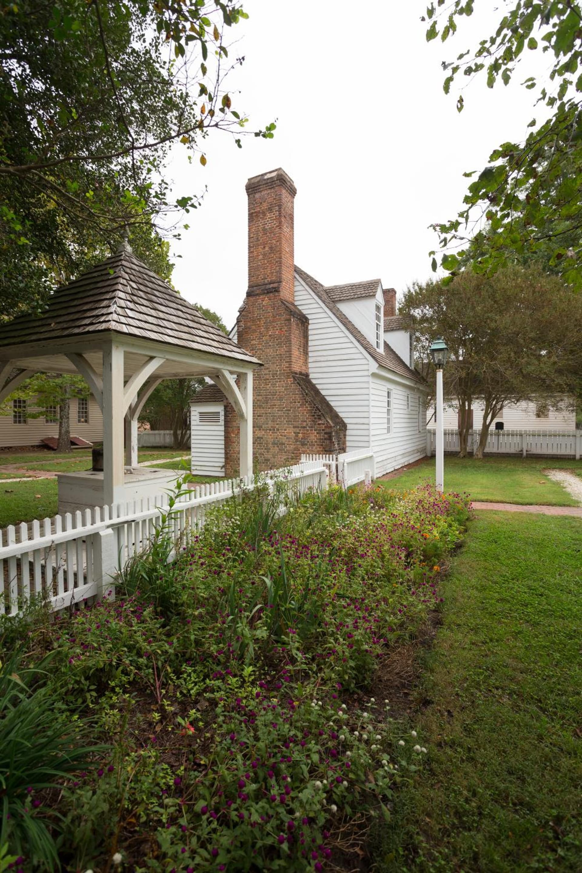 Colonial Houses, an official Colonial Williamsburg Hotel interior in Williamsburg, VA — gallery photo 2