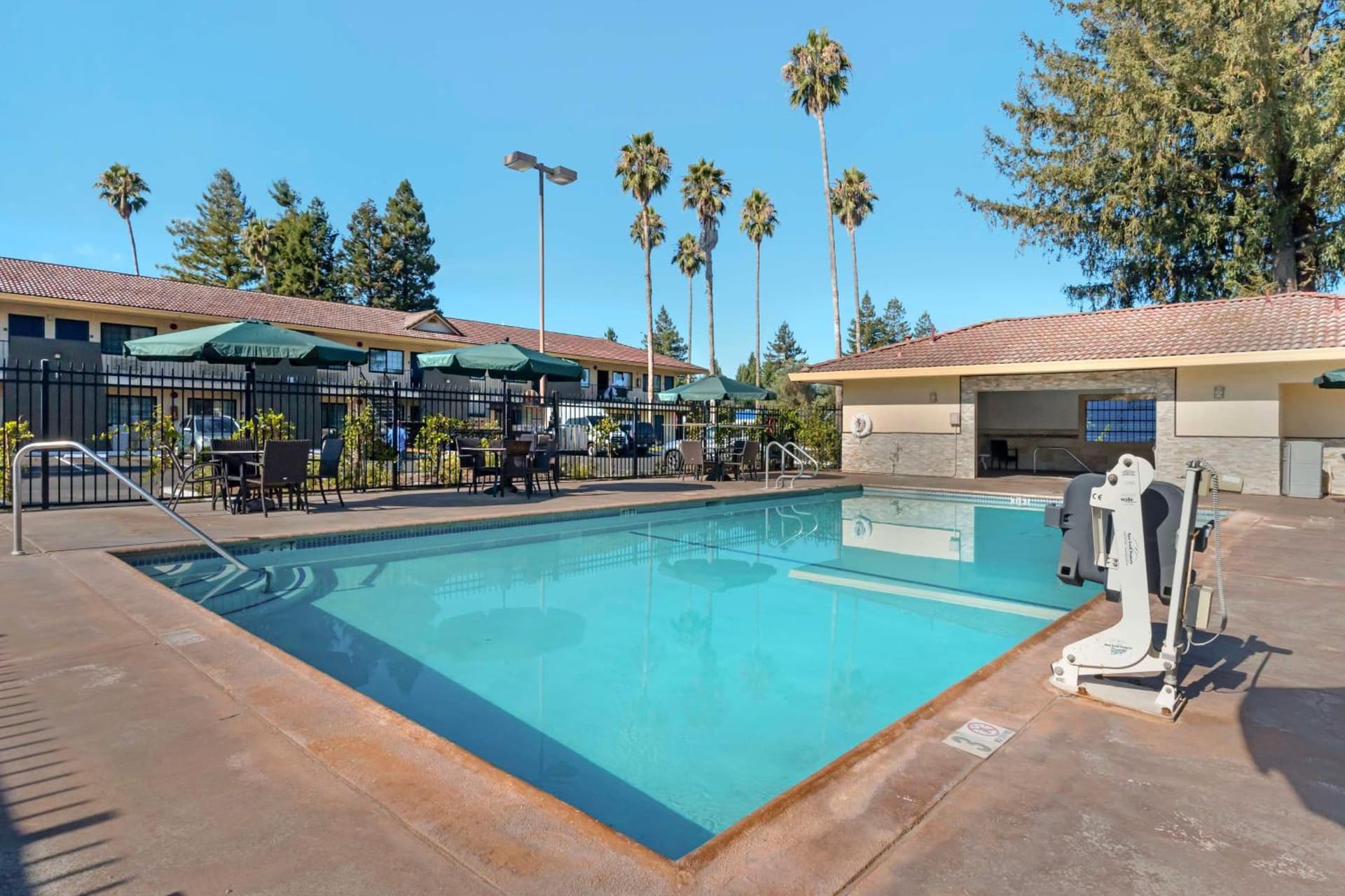 Sonoma Winegrower's Inn gallery photo in Rohnert Park, CA — image 9