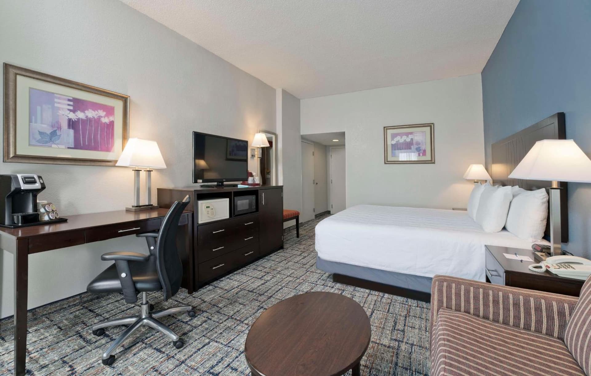 Best Western Plus Hotel & Conference Center interior in Baltimore, MD — gallery photo 2