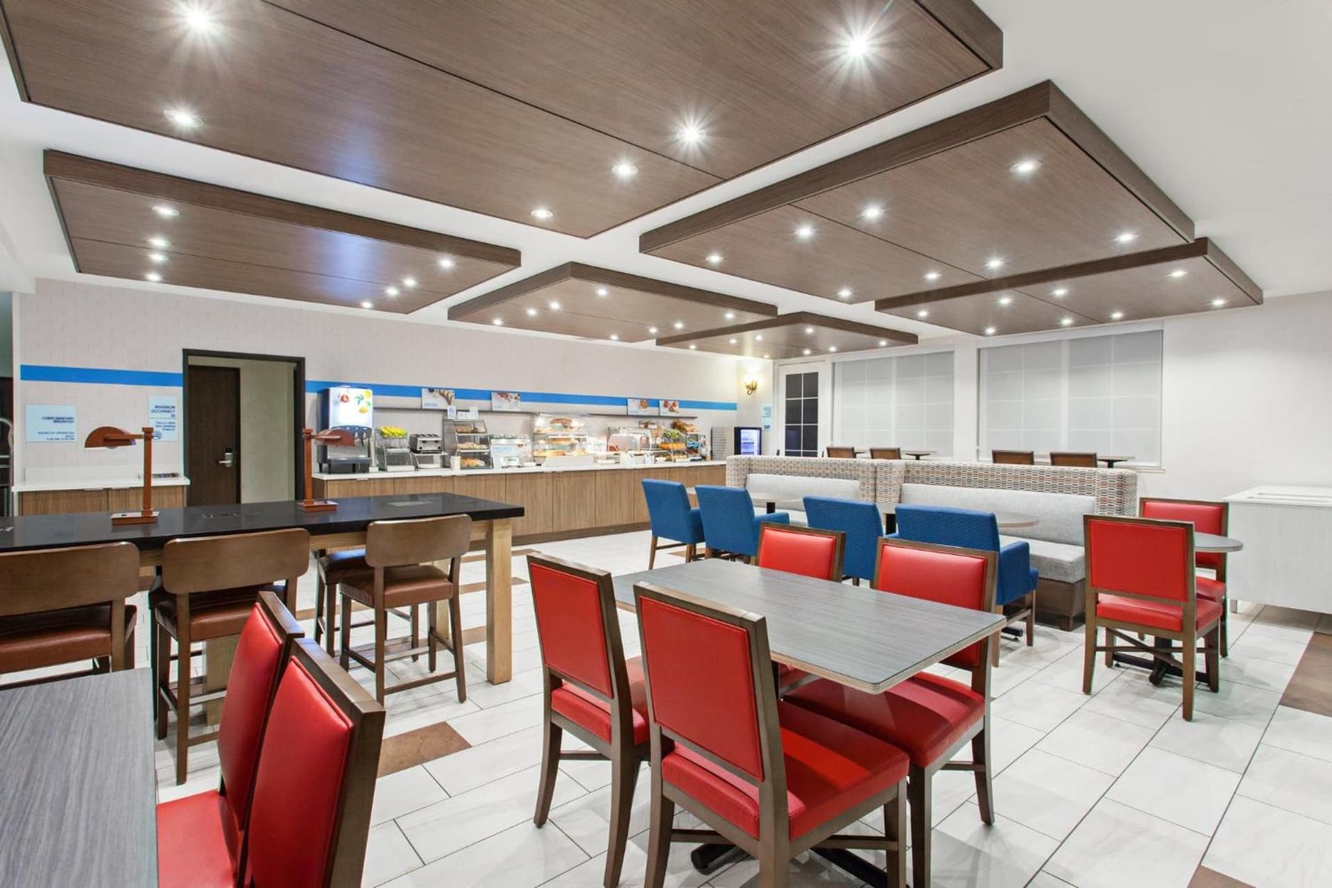 Holiday Inn Express & Suites Oakland - Airport by IHG gallery photo in Oakland, CA — image 10
