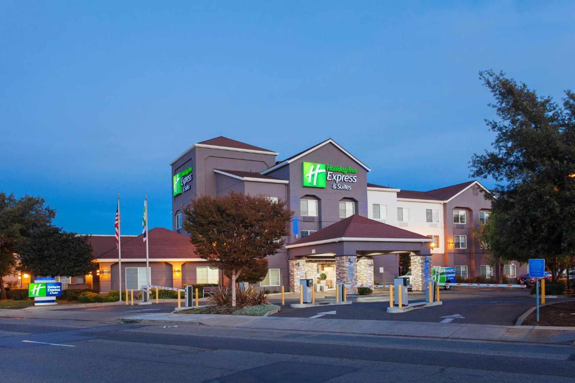 Holiday Inn Express & Suites Oakland - Airport by IHG gallery photo in Oakland, CA — image 5