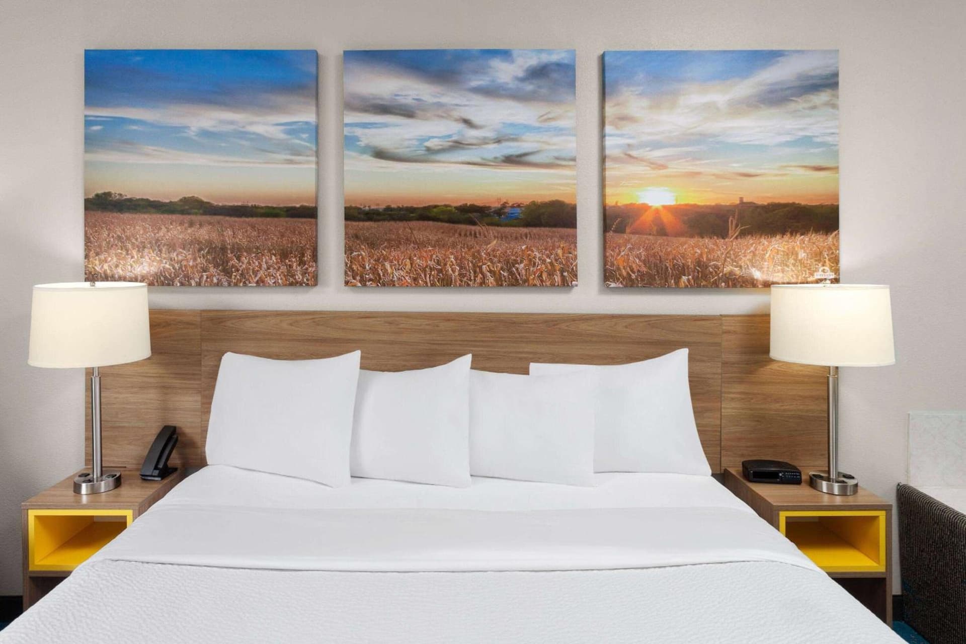 Days Inn & Suites by Wyndham Morris I-80 gallery photo in Morris, IL — image 56