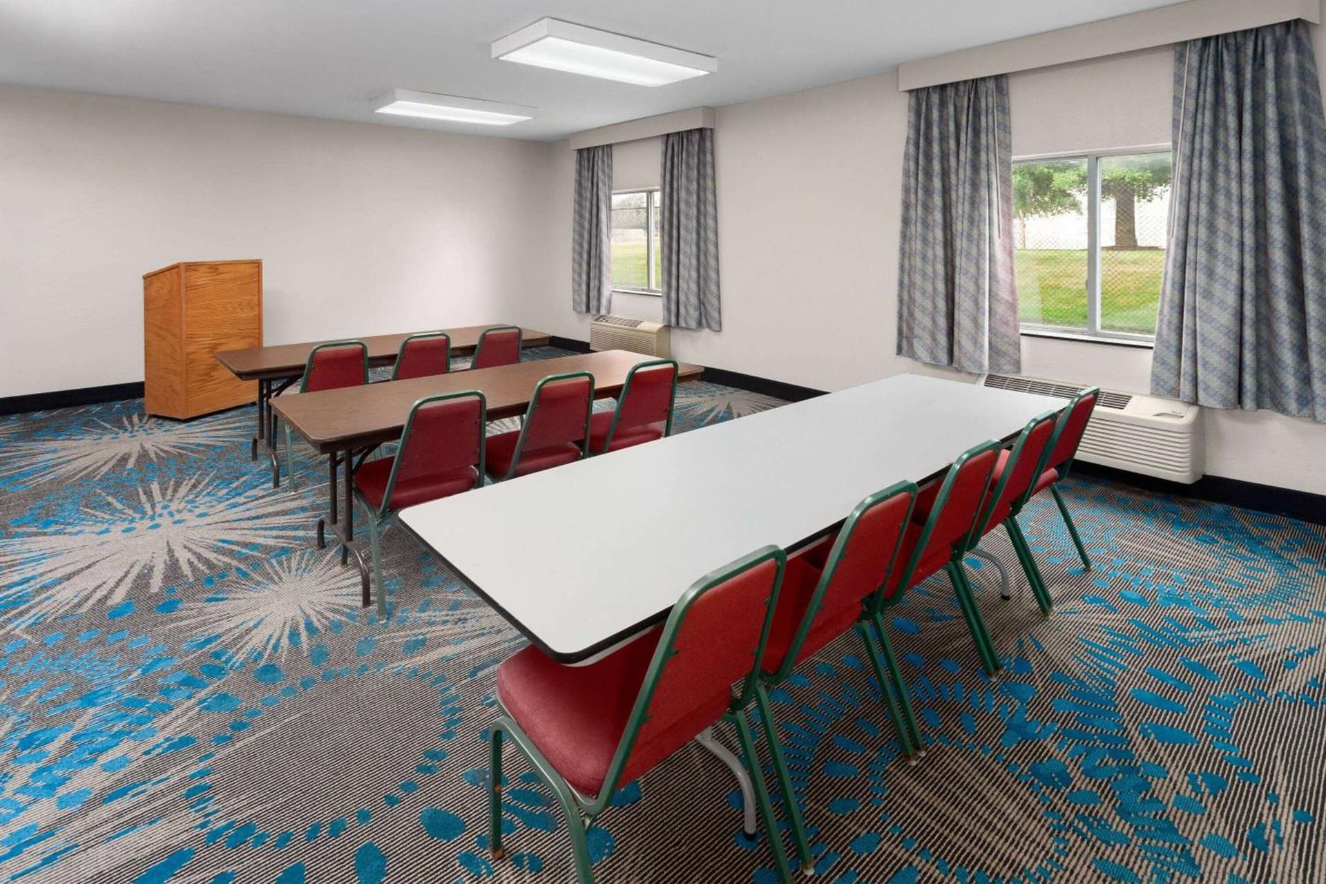 Days Inn & Suites by Wyndham Morris I-80 gallery photo in Morris, IL — image 5
