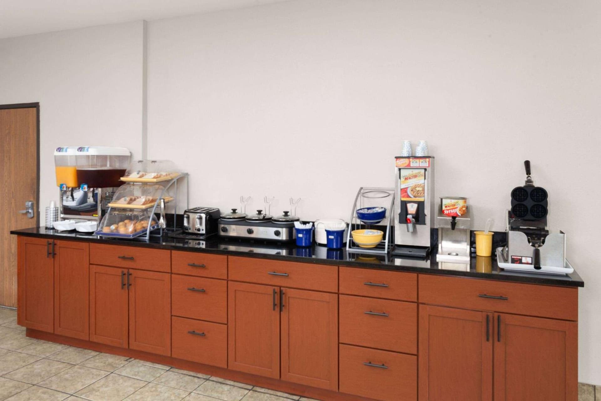 Days Inn & Suites by Wyndham Morris I-80 property views in Morris, IL — gallery photo 3
