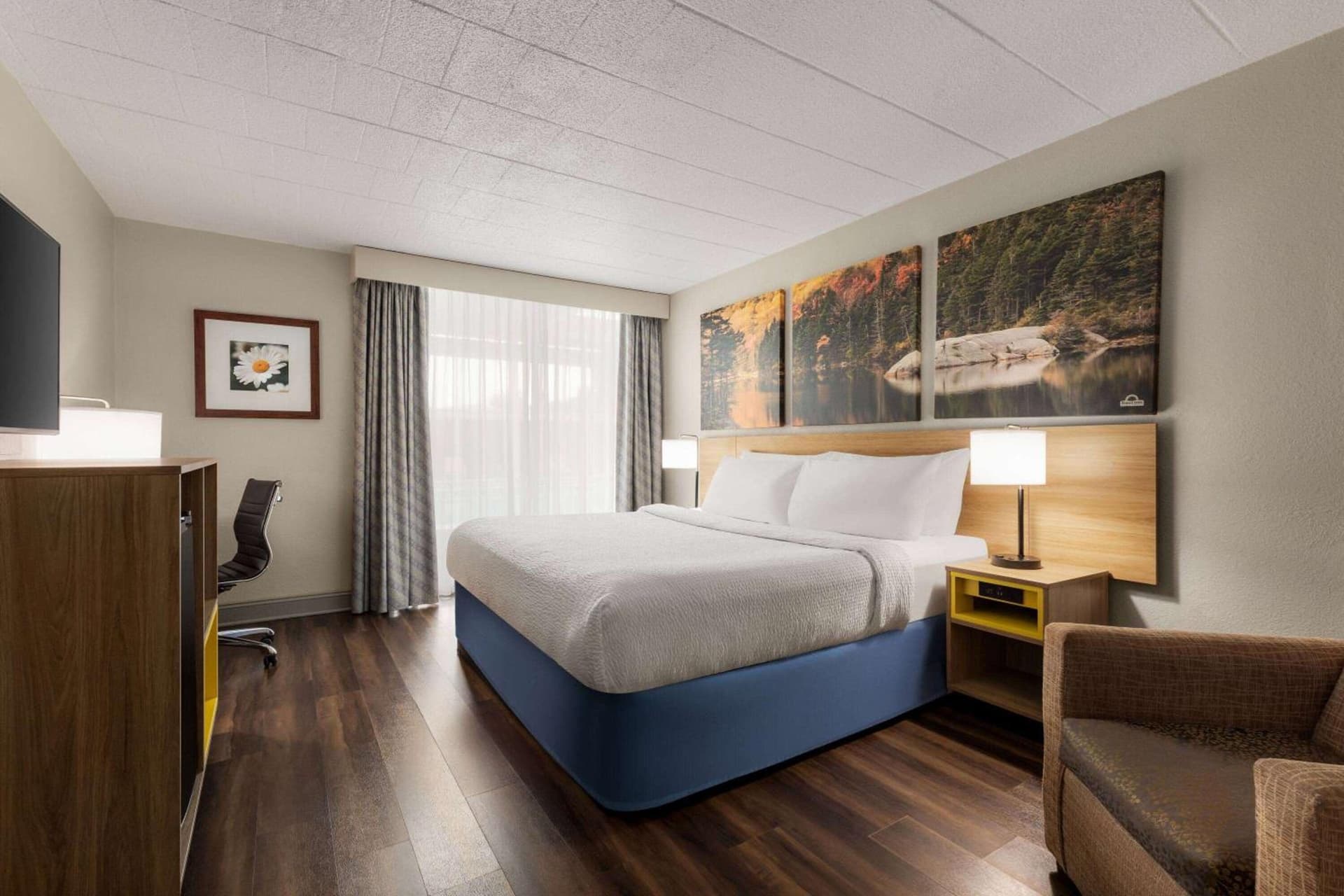 Days Hotel by Wyndham Allentown Airport / Lehigh Valley gallery photo in Allentown, PA — image 49