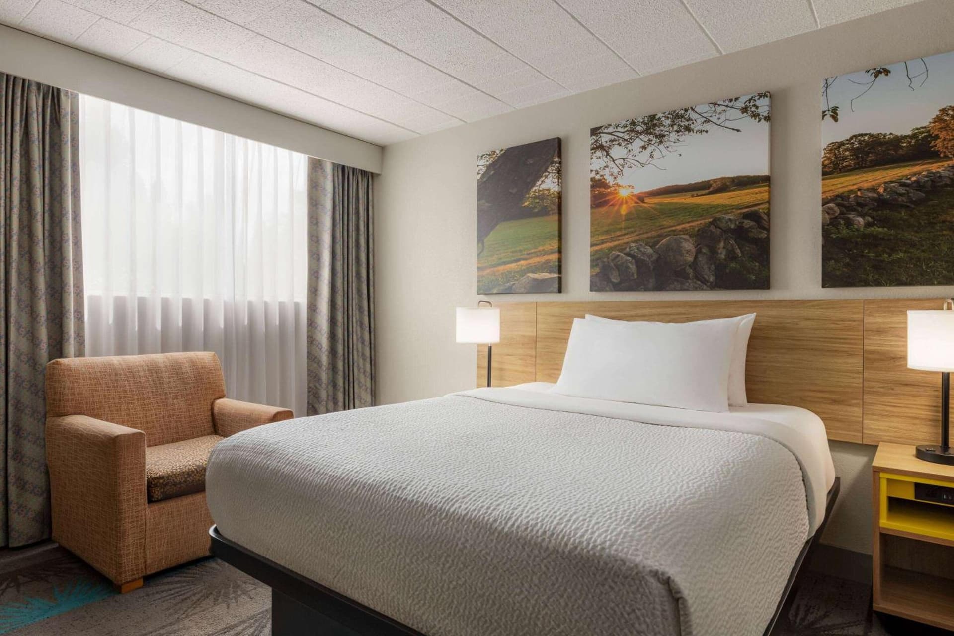 Days Hotel by Wyndham Allentown Airport / Lehigh Valley gallery photo in Allentown, PA — image 15