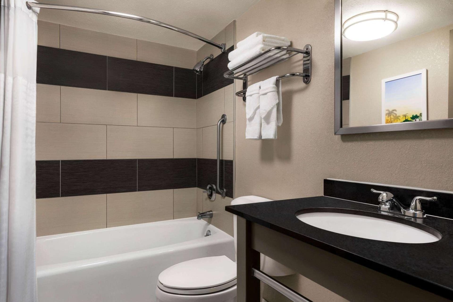 Days Hotel by Wyndham Allentown Airport / Lehigh Valley gallery photo in Allentown, PA — image 5