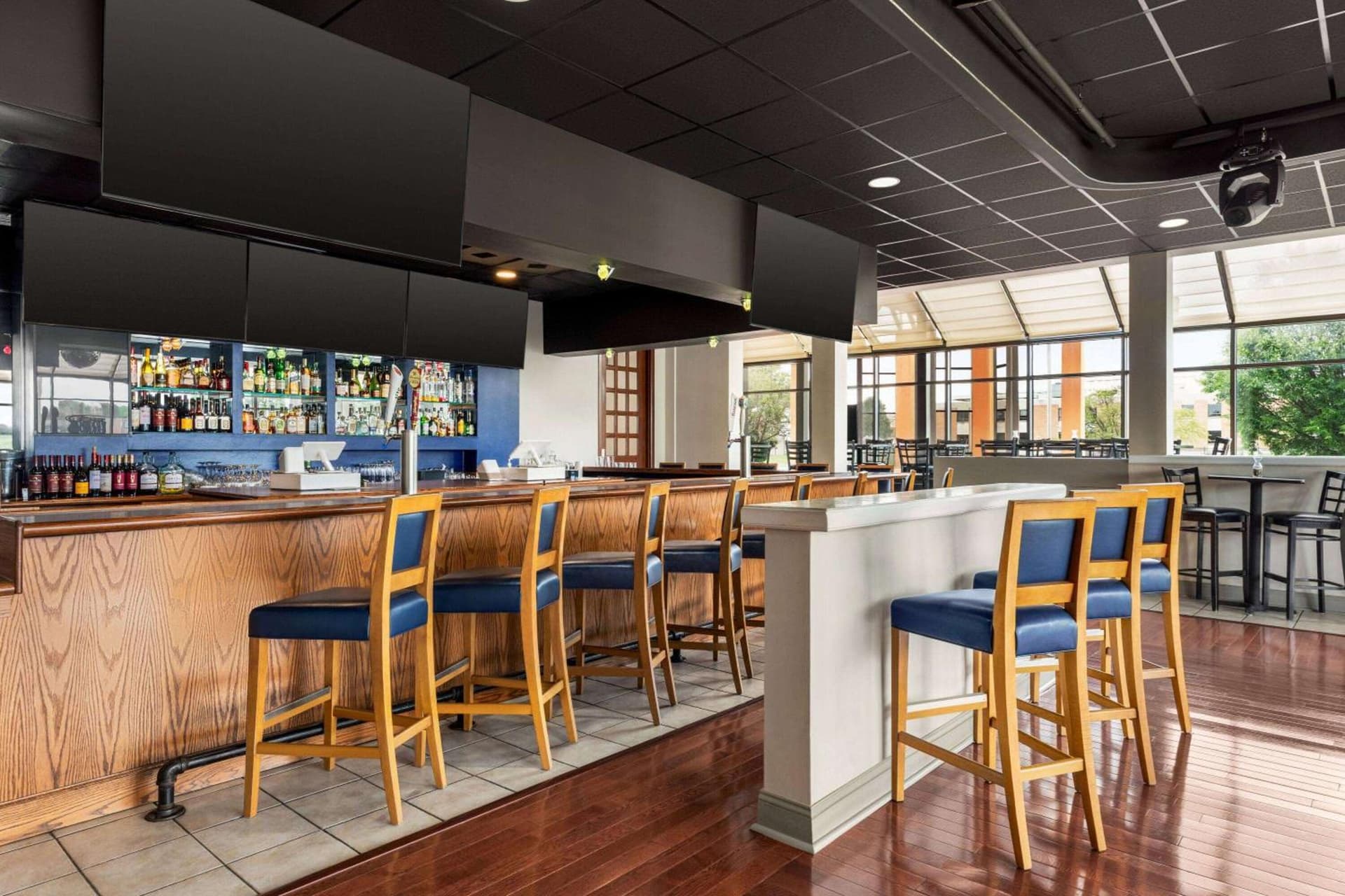 Days Hotel by Wyndham Allentown Airport / Lehigh Valley gallery photo in Allentown, PA — image 54