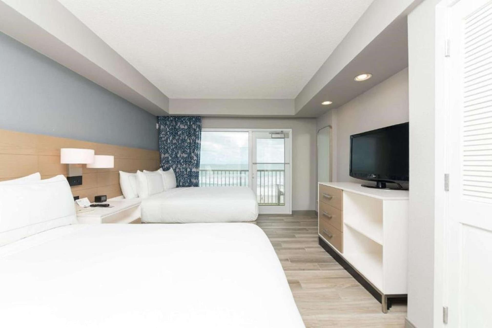 DoubleTree Suites by Hilton Melbourne Beach Oceanfront gallery photo in Melbourne, FL — image 113