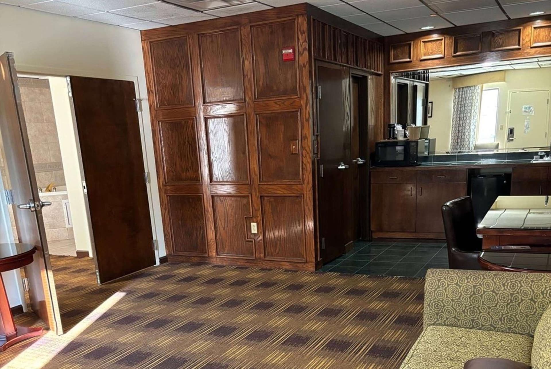 Baymont by Wyndham Johnson City property views in Johnson City, TN — gallery photo 3