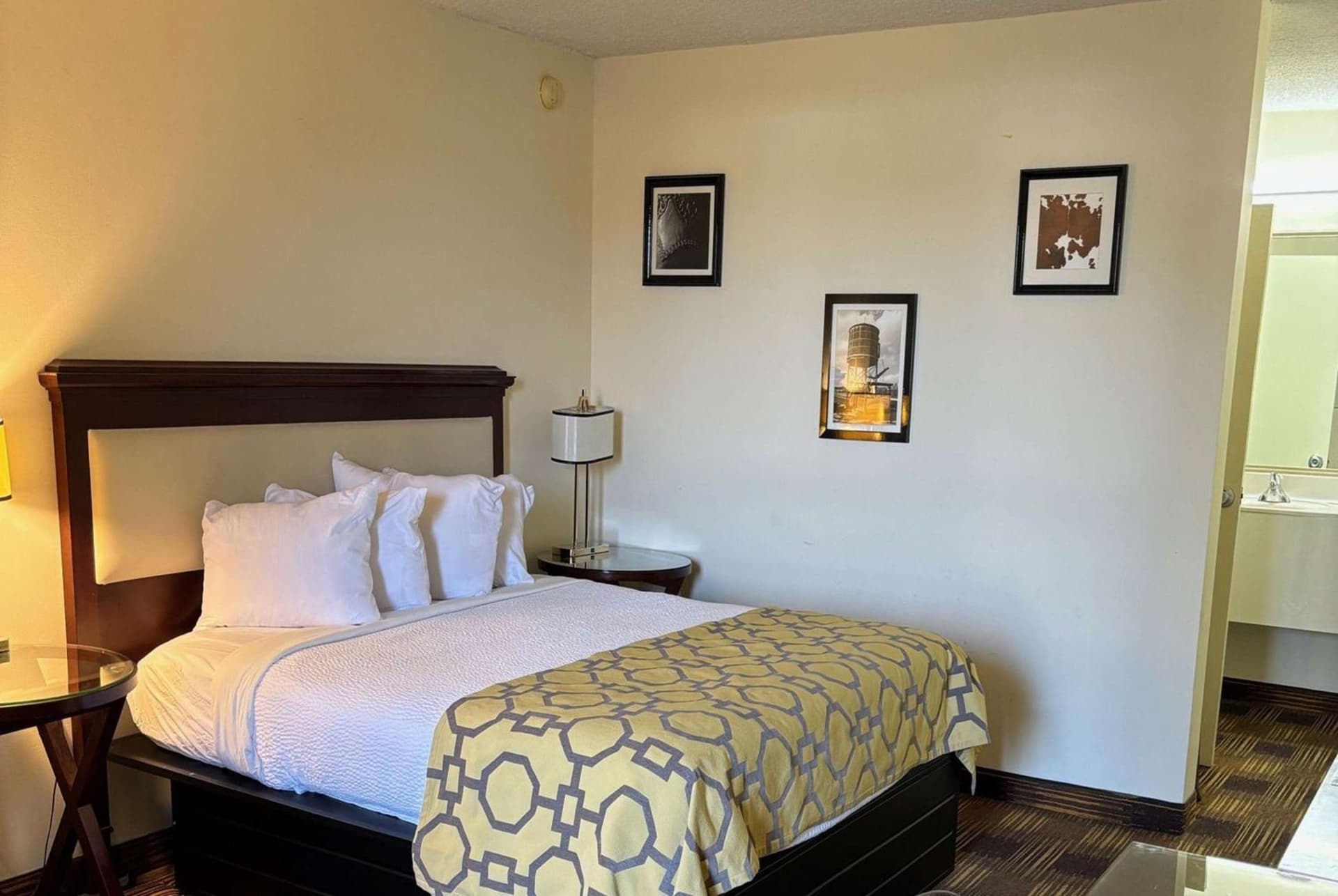 Baymont by Wyndham Johnson City gallery photo in Johnson City, TN — image 41