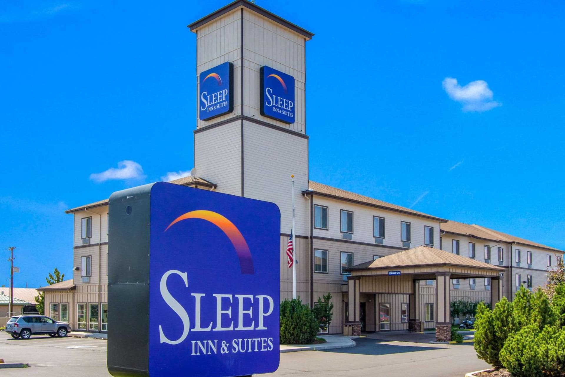 Sleep Inn & Suites Redmond interior in Redmond, OR — gallery photo 2
