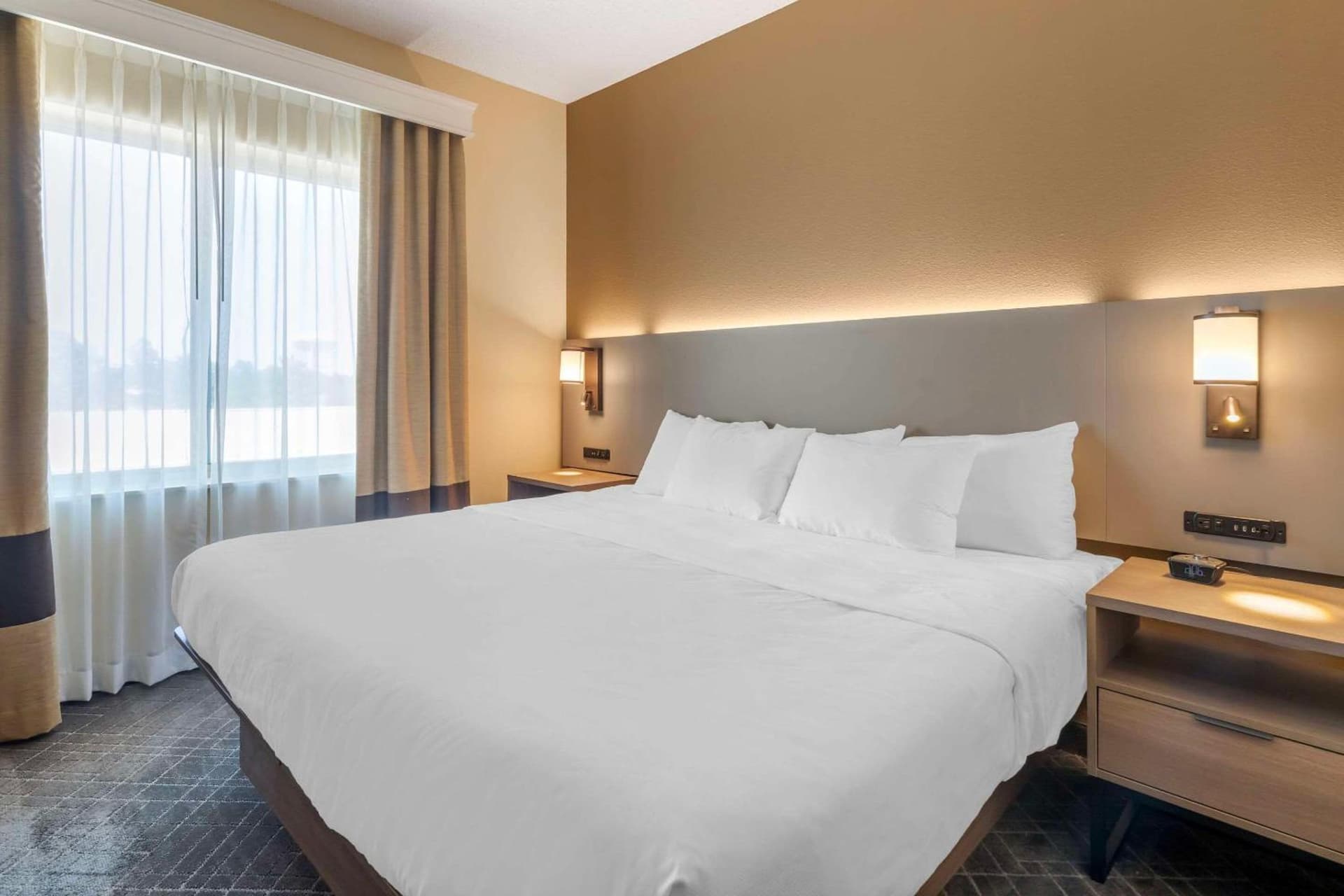 Comfort Suites McKinney-Allen gallery photo in McKinney, TX — image 10
