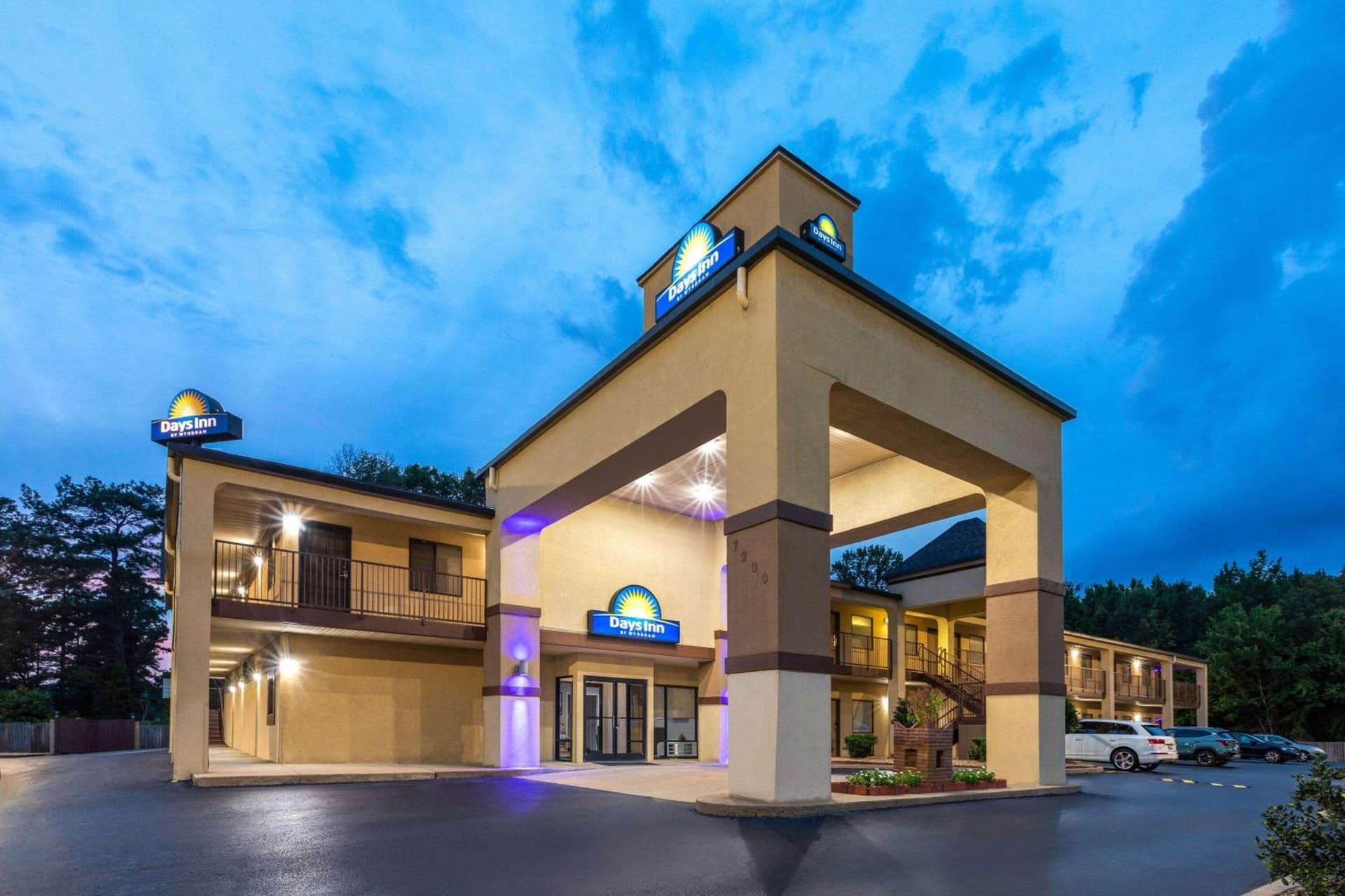 Days Inn by Wyndham North Little Rock Maumelle interior in Maumelle, AR — gallery photo 2