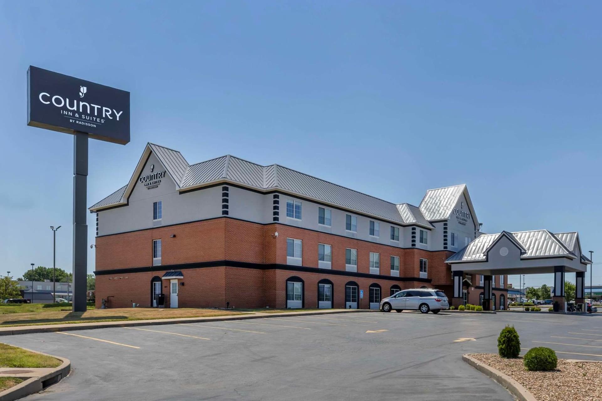 Country Inn & Suites by Radisson, St Peters, MO featured exterior or lobby in Saint Peters, MO — similar hotel