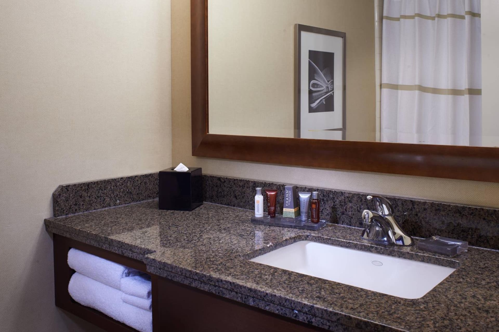 Detroit Marriott at the Renaissance Center gallery photo in Detroit, MI — image 28