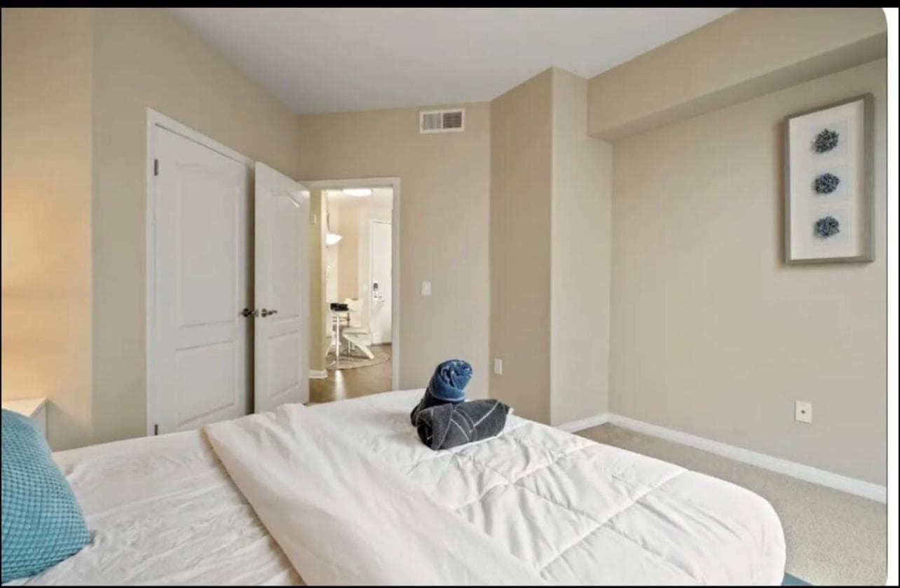 the reve appartment marina 2 bedrooms with swimming pool free parking property views in Los Angeles, CA — gallery photo 3