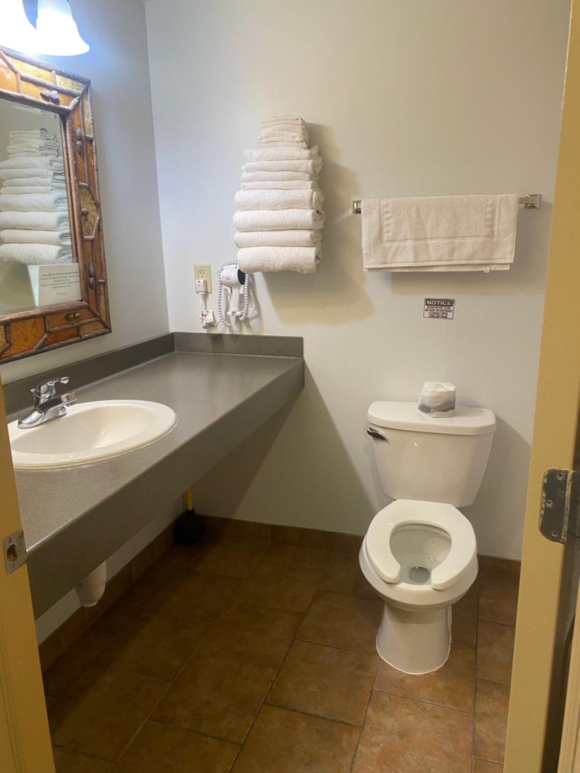 August Lodge Cooperstown gallery photo in Hartwick Seminary, NY — image 9