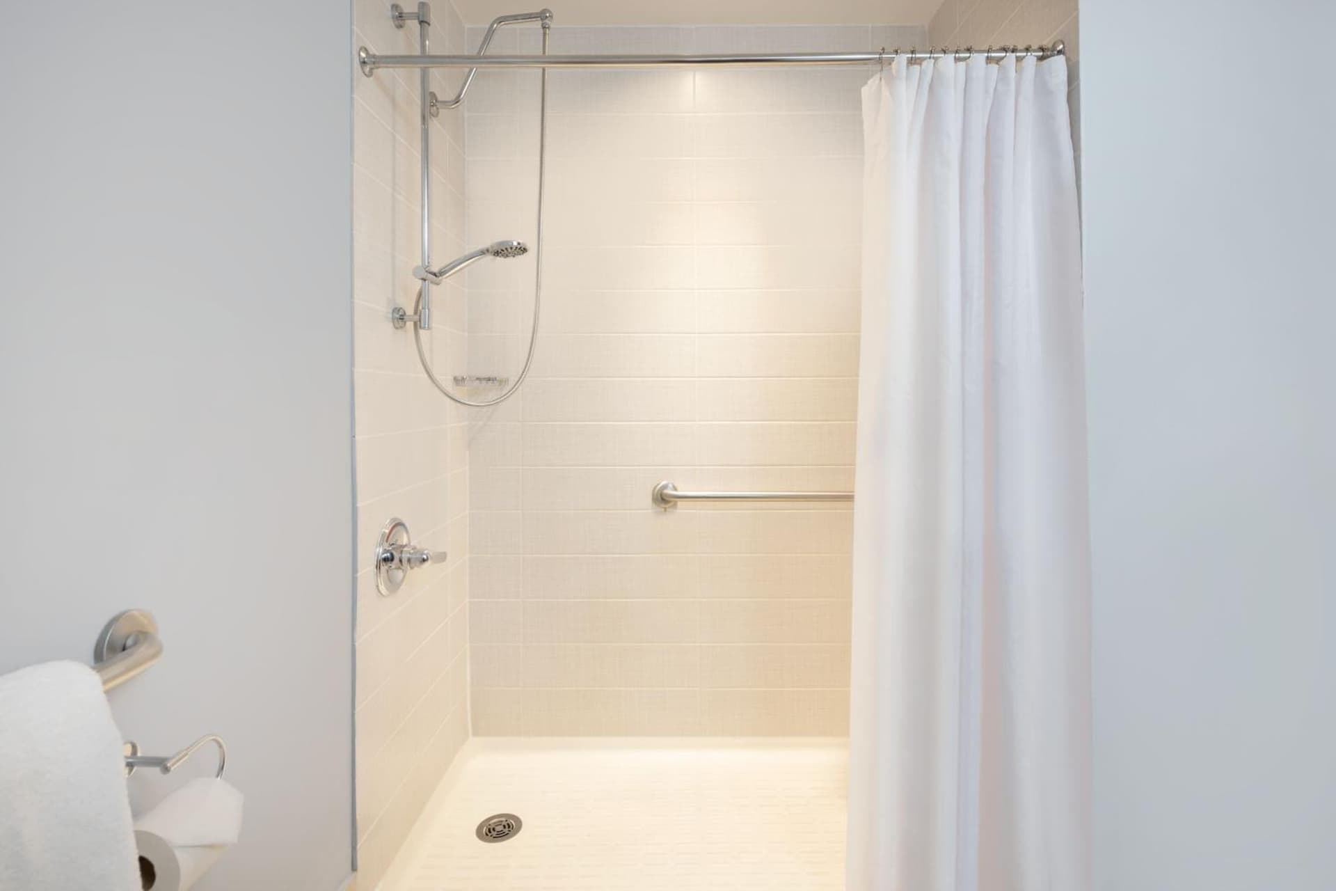 Courtyard by Marriott New York JFK Airport gallery photo in Queens, NY — image 35
