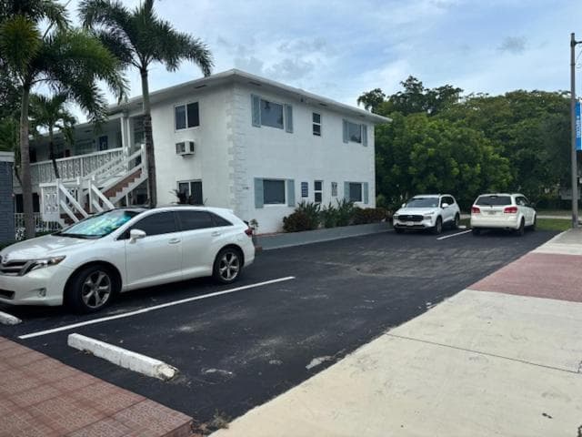 May-Dee Suites in Florida gallery photo in Hollywood, FL — image 13