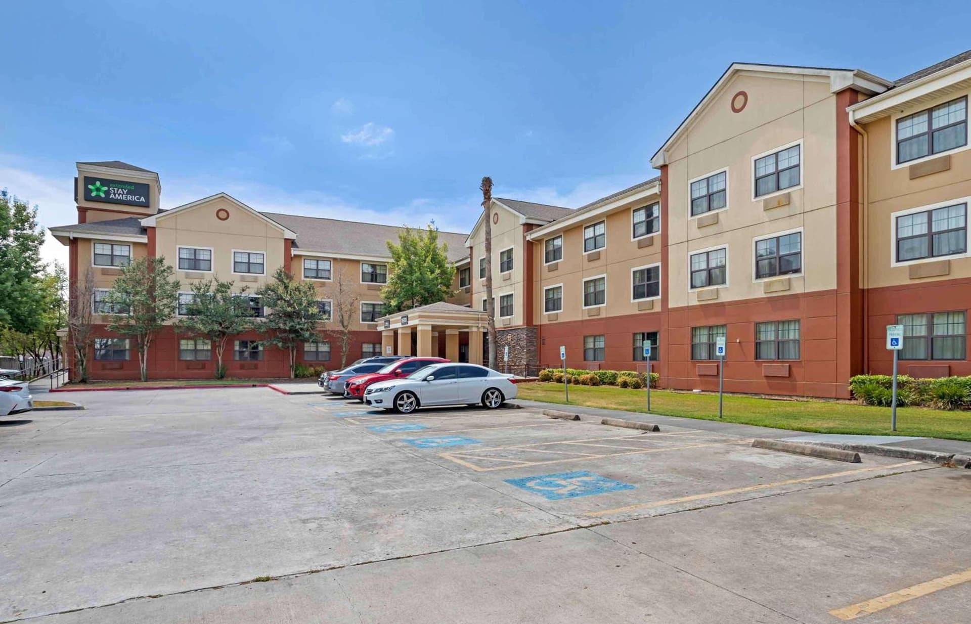 Extended Stay America Suites - Houston - Willowbrook - HWY 249 interior in Houston, TX — gallery photo 2