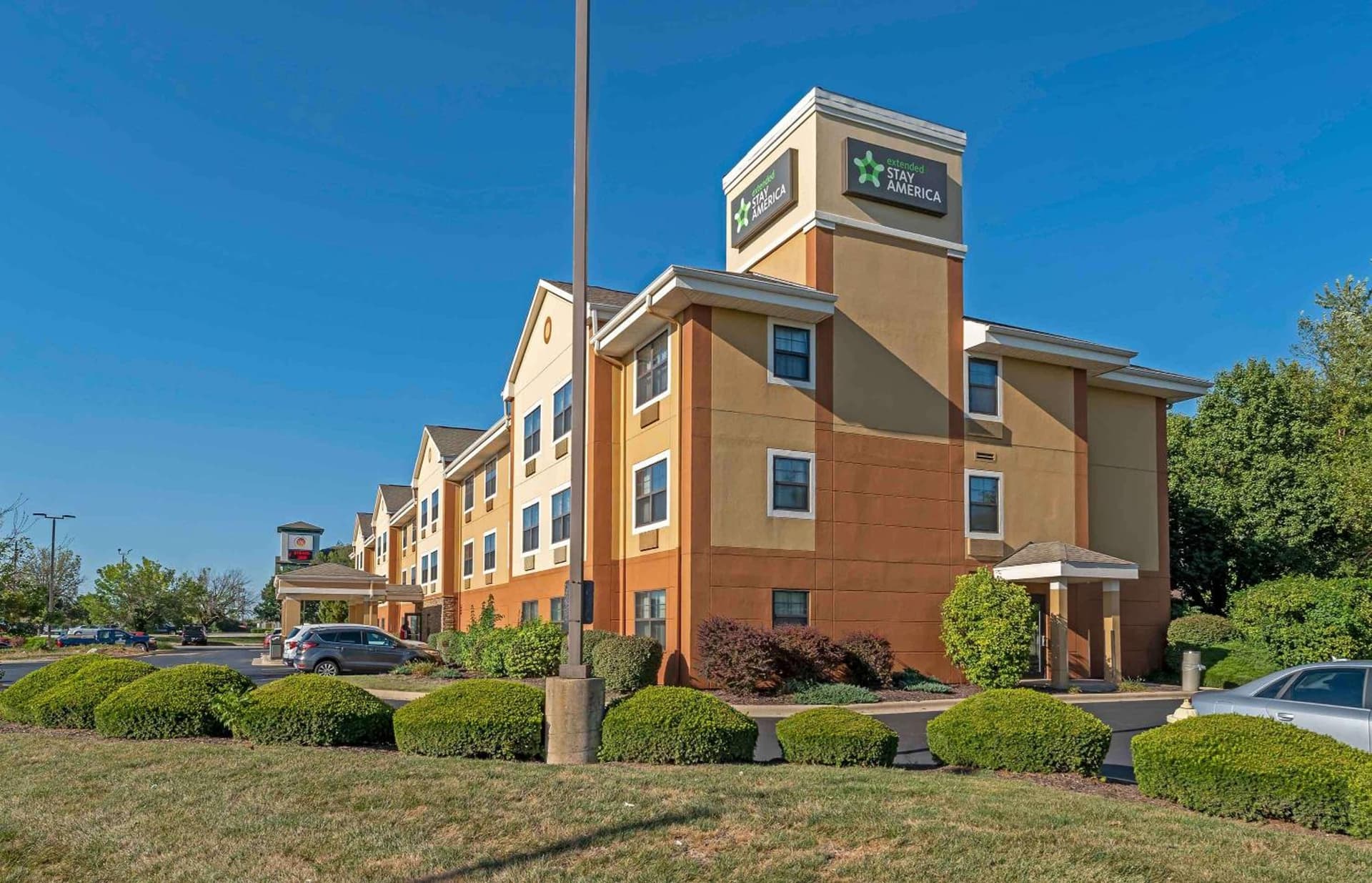 Extended Stay America Select Suites - St Louis - O' Fallon, IL interior in O'Fallon, IL — gallery photo 2
