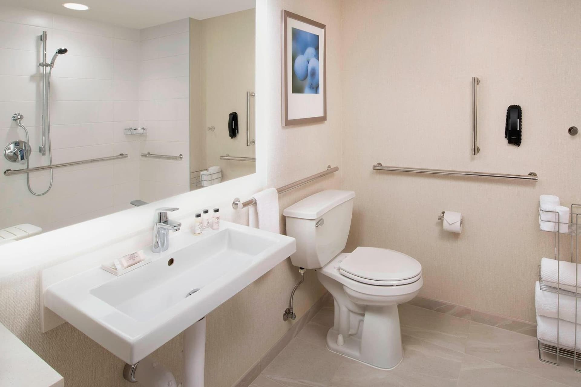 Delta Hotels by Marriott Seattle Everett gallery photo in Everett, WA — image 13